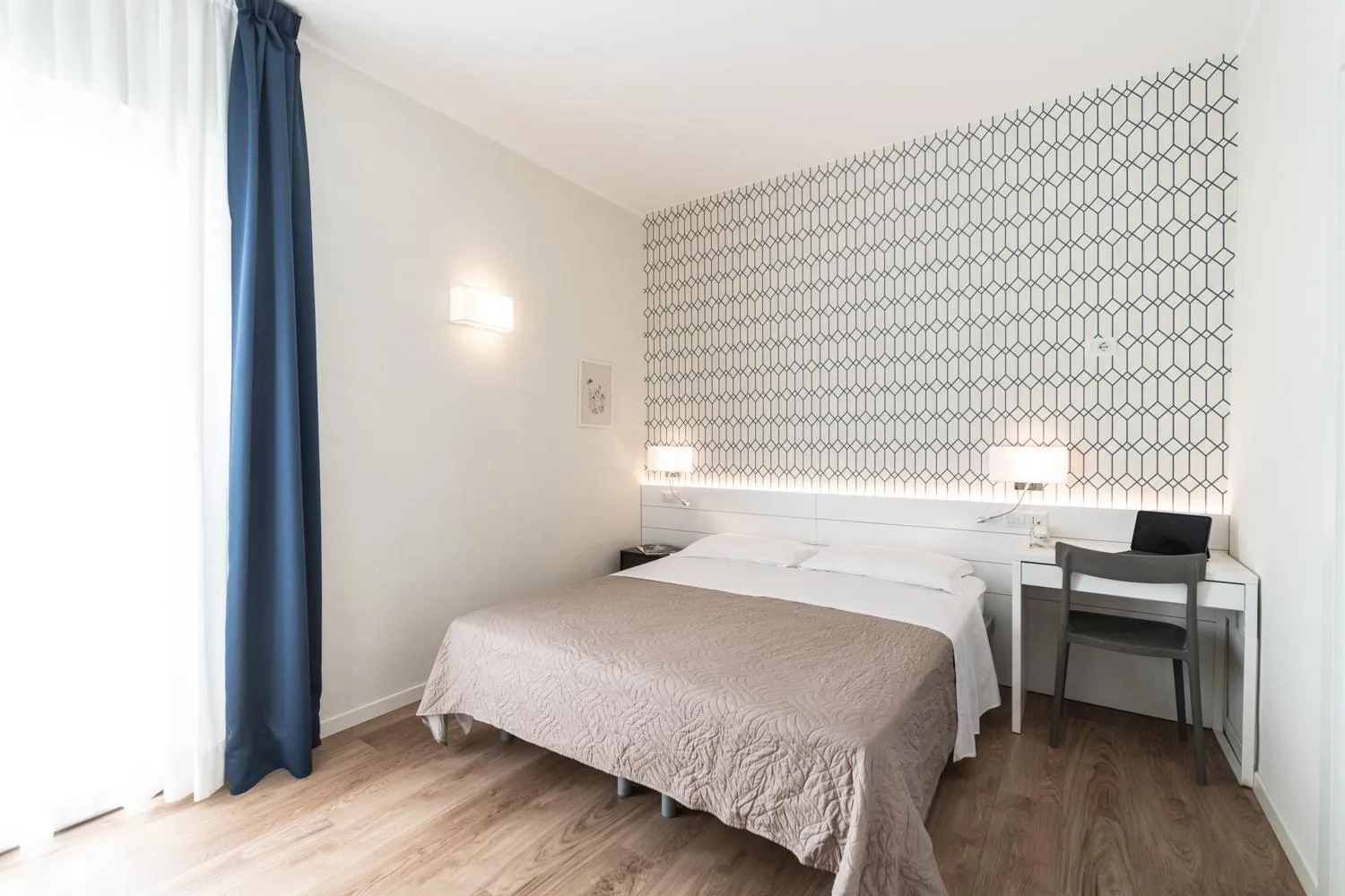 Bedroom, Bed in Hotel Kiss