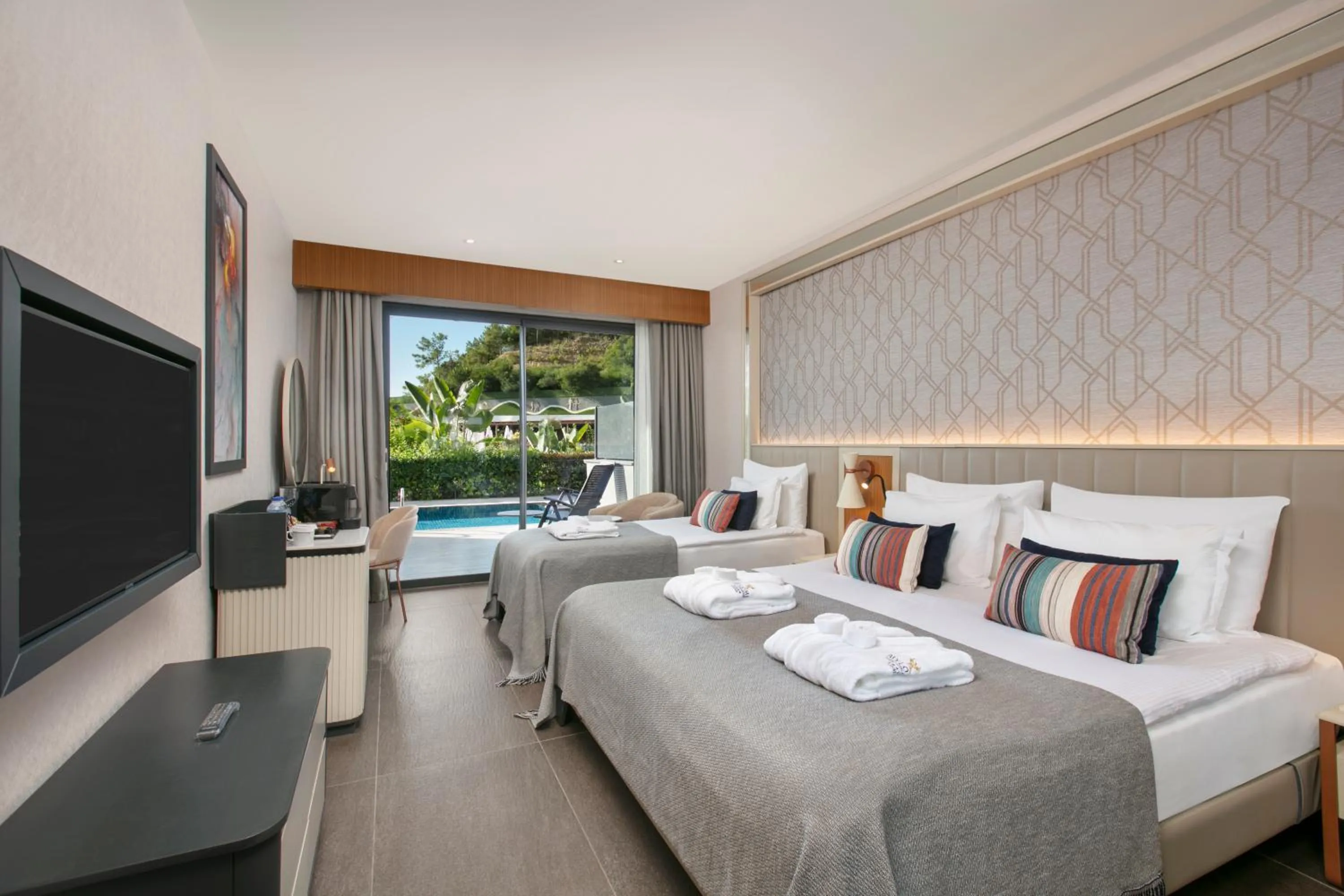 Pool view, Bed in Mylome Luxury Hotel & Resort - Ultra All Inclusive