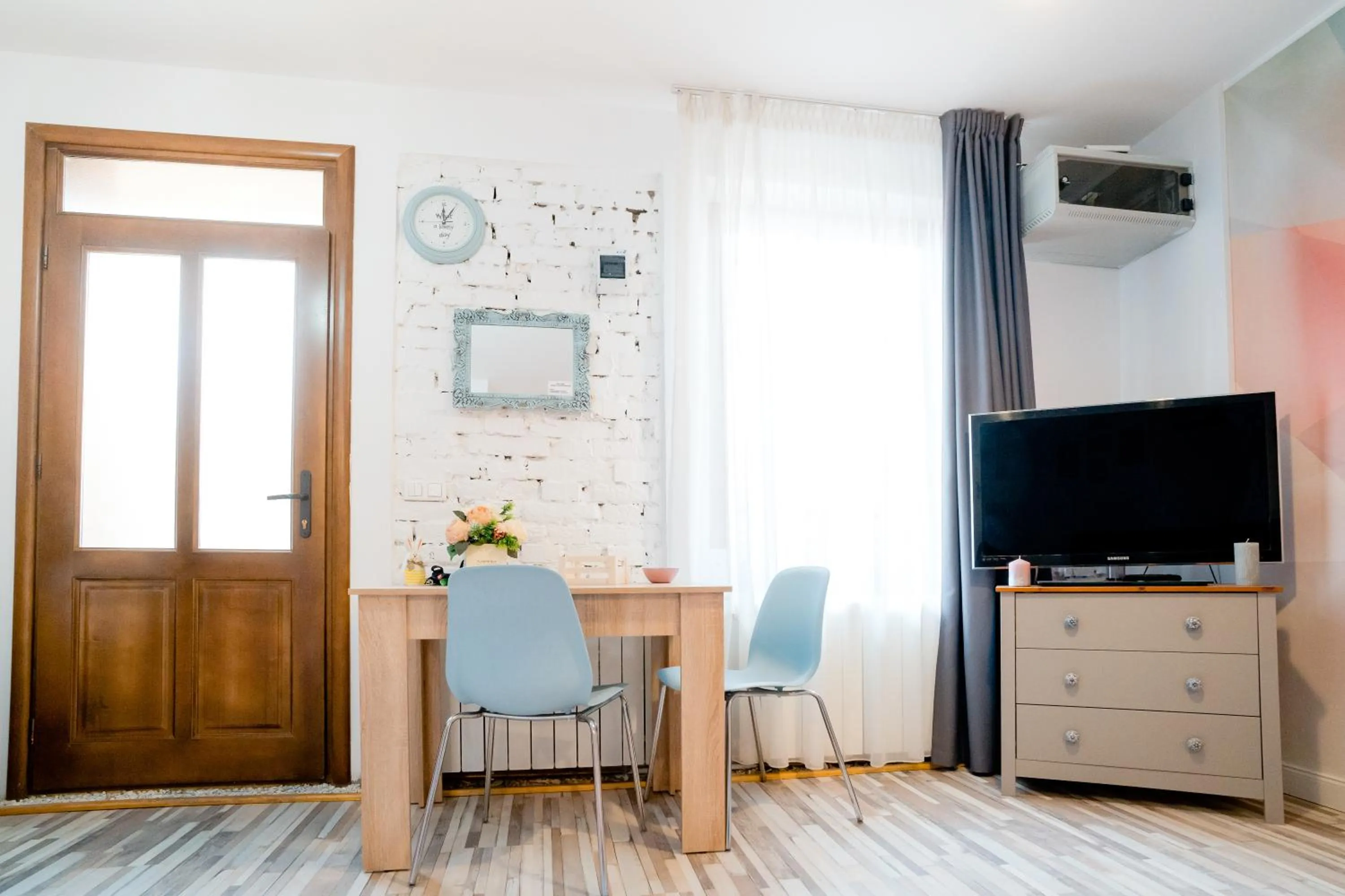 TV and multimedia in Galeria Grafit Apartments