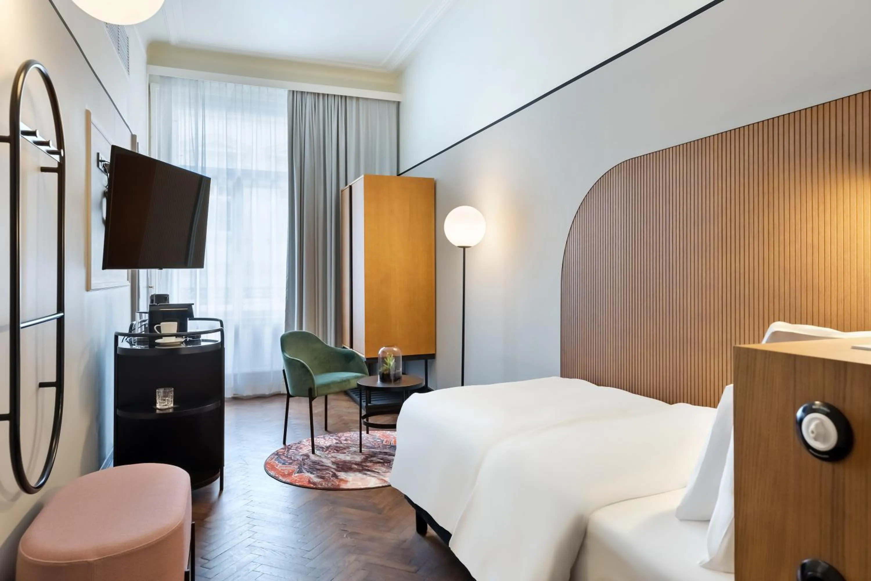 Bedroom, Bed in Hotel Astoria Vienna, Curio Collection by Hilton