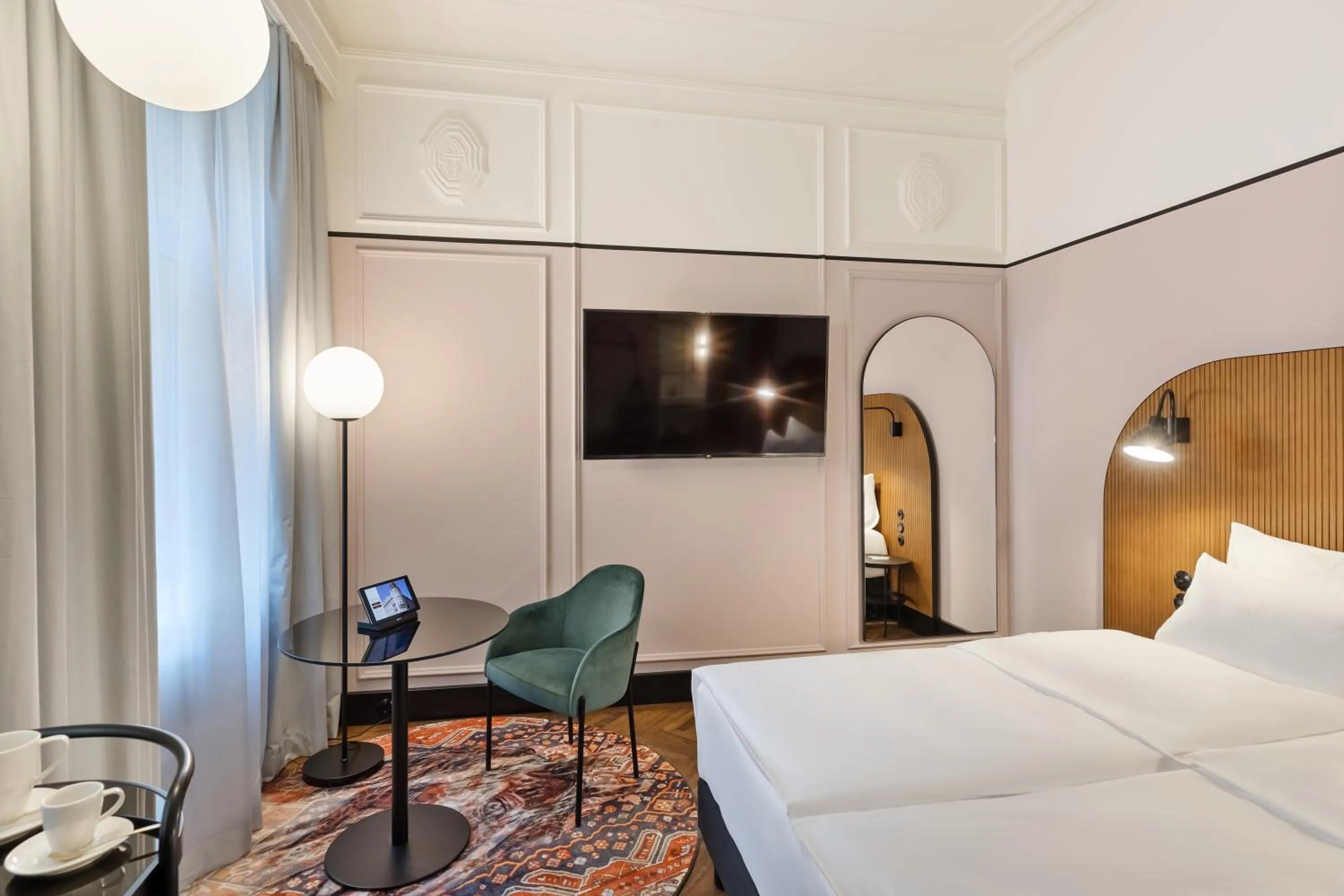 Bedroom, Bed in Hotel Astoria Vienna, Curio Collection by Hilton