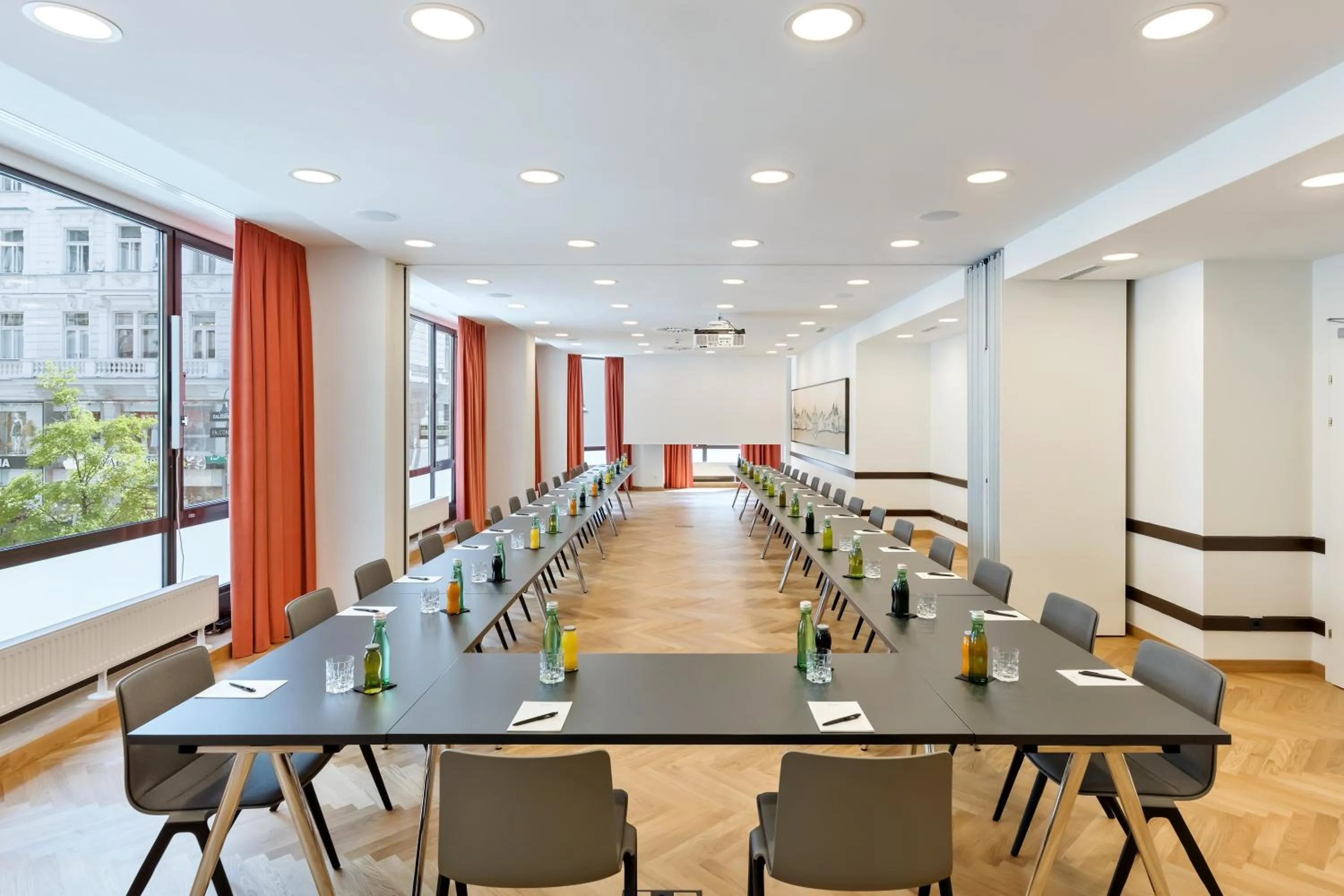 Meeting/conference room in Hotel Astoria Vienna, Curio Collection by Hilton