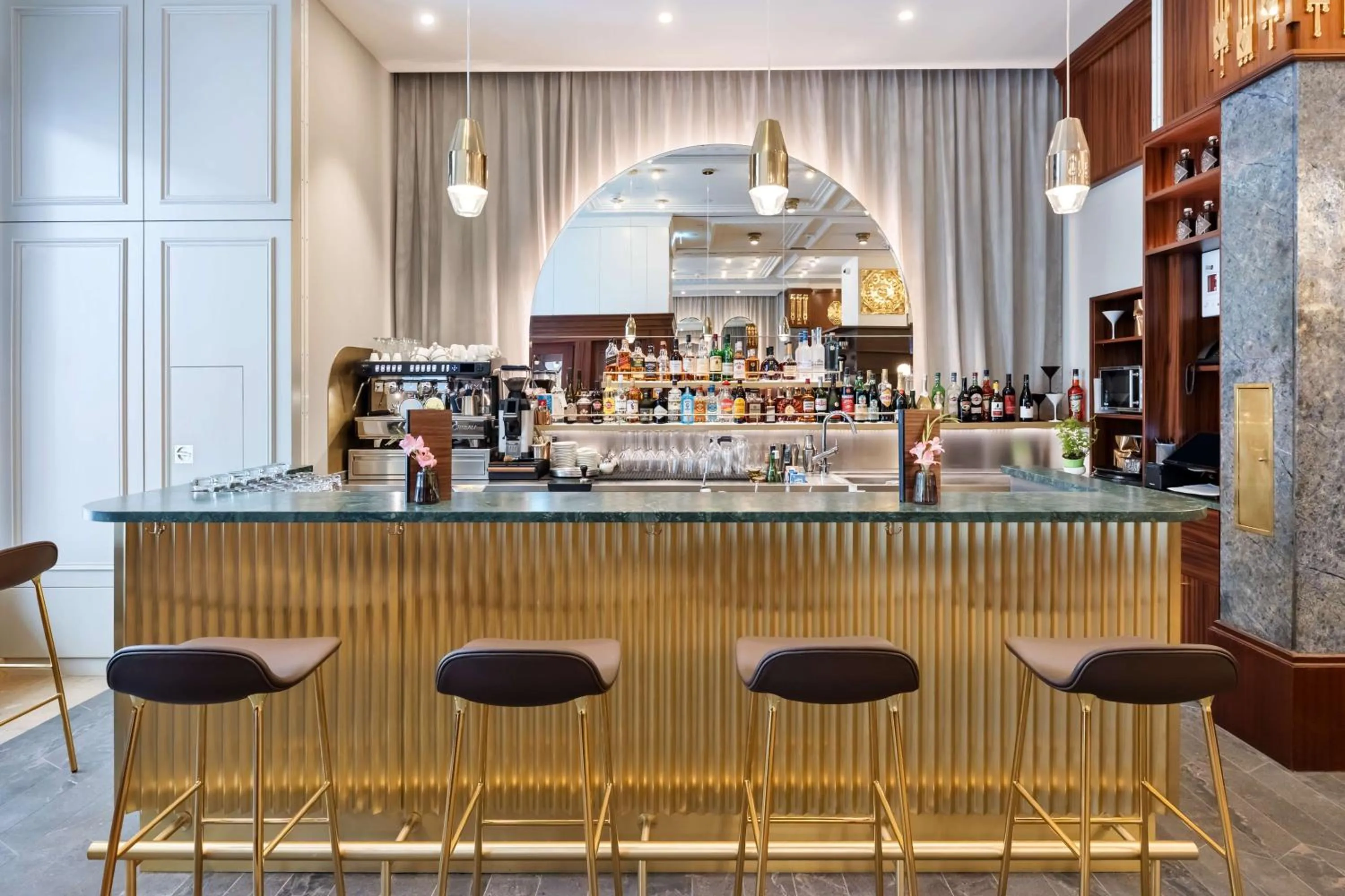 Lounge or bar in Hotel Astoria Vienna, Curio Collection by Hilton