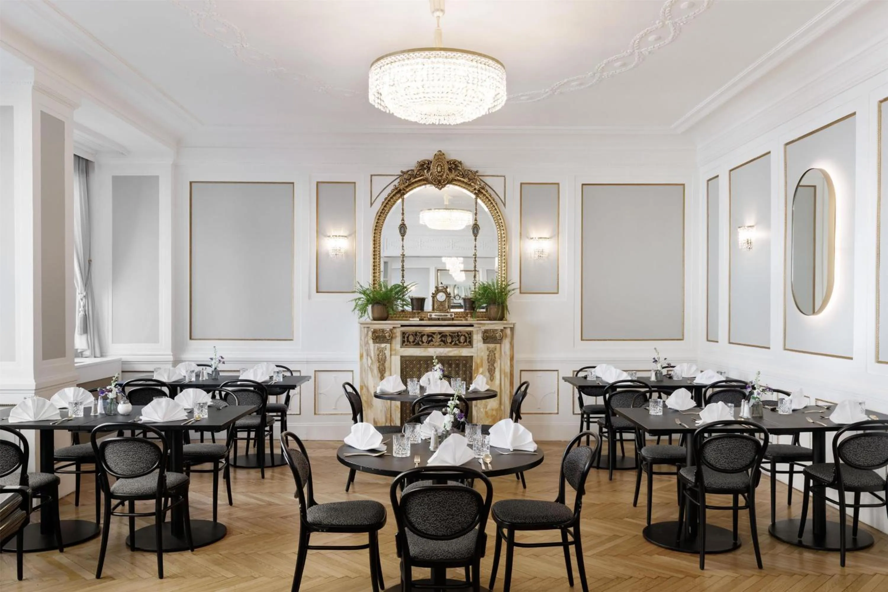 Meeting/conference room in Hotel Astoria Vienna, Curio Collection by Hilton