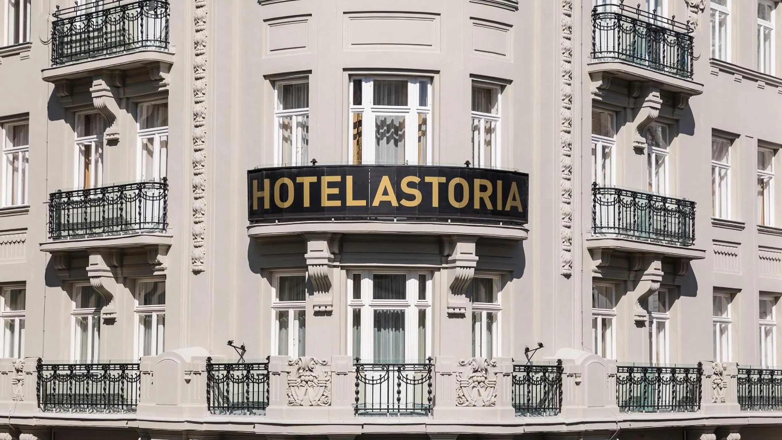 Facade/entrance in Hotel Astoria Vienna, Curio Collection by Hilton