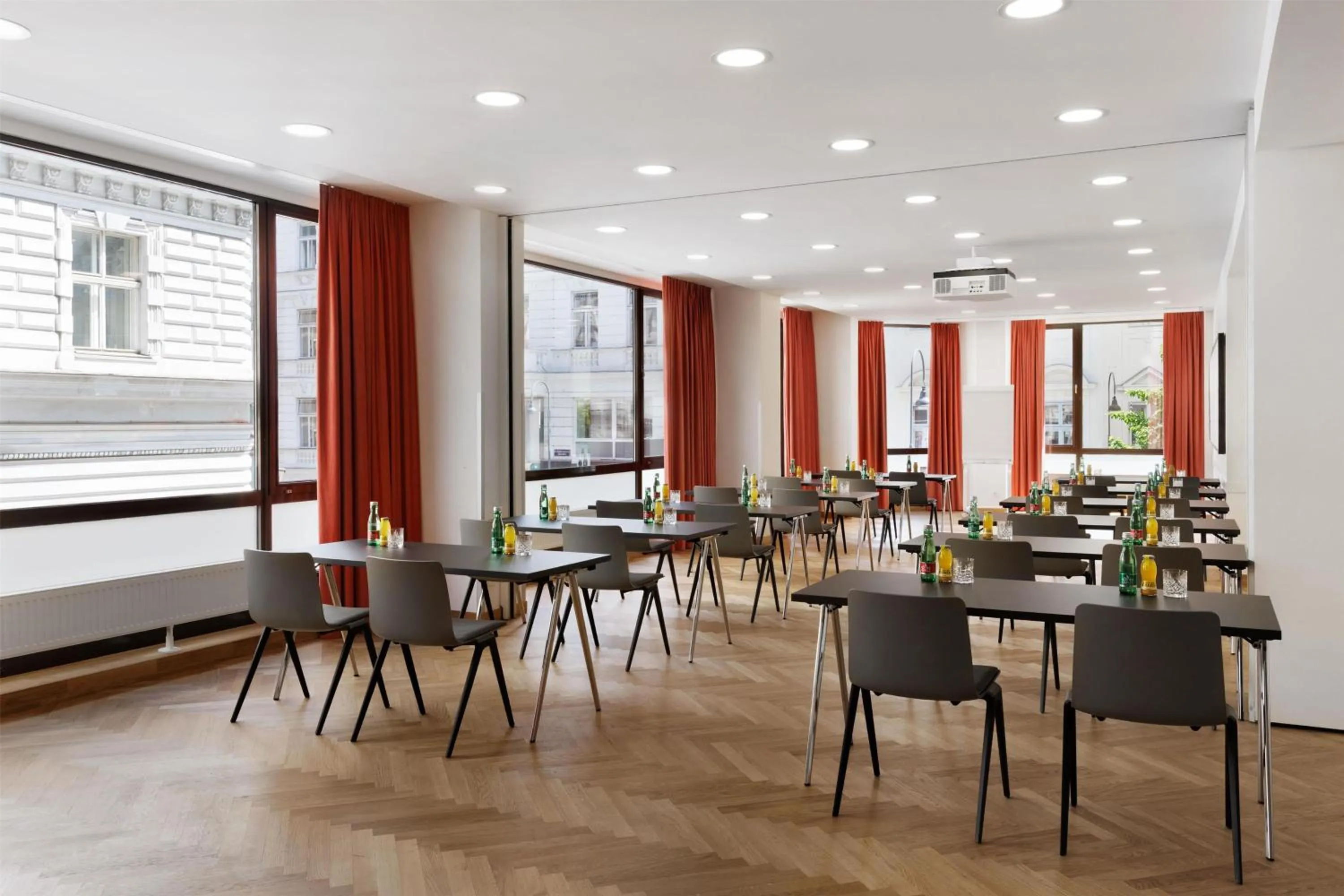 Meeting/conference room in Hotel Astoria Vienna, Curio Collection by Hilton