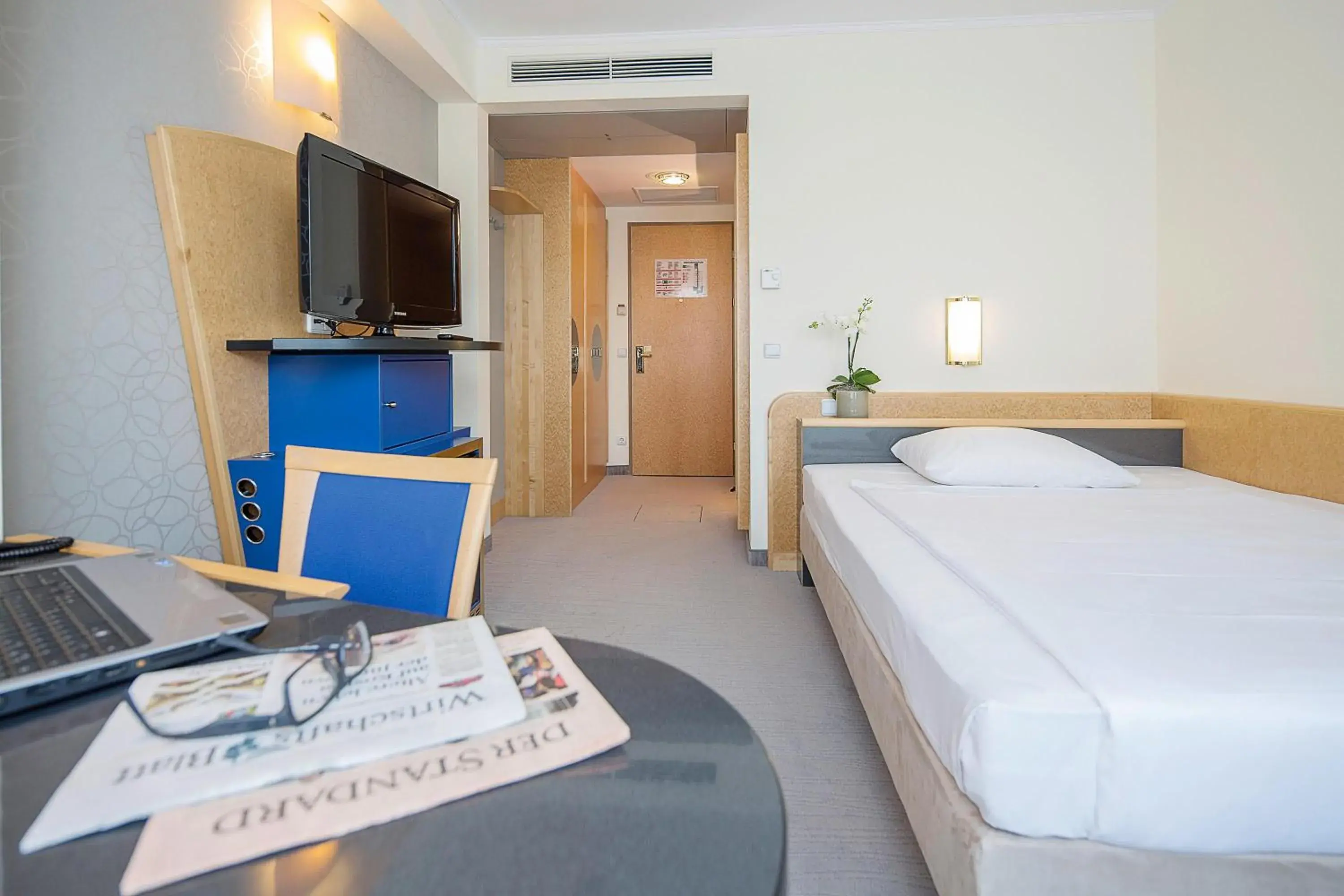 Photo of the whole room, Bed in Hotel Schillerpark Linz, a member of Radisson Individuals Photo of the whole room, Bed in Hotel Schillerpark Linz, a member of Radisson Individuals