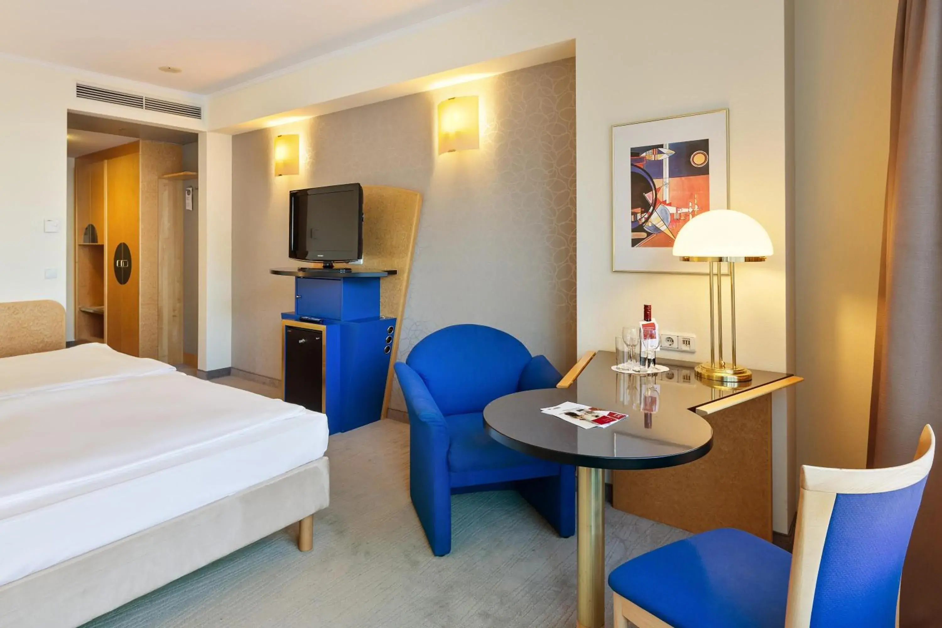 Standard Double Room in Hotel Schillerpark Linz, a member of Radisson Individuals Standard Double Room in Hotel Schillerpark Linz, a member of Radisson Individuals