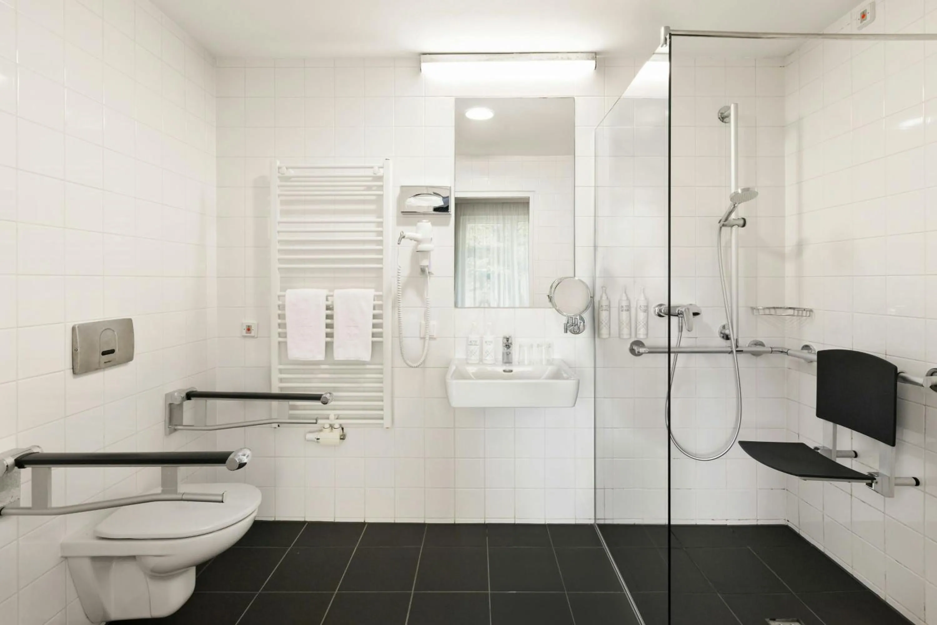 Bathroom in Four Points Flex by Sheraton Vienna Hauptbahnhof