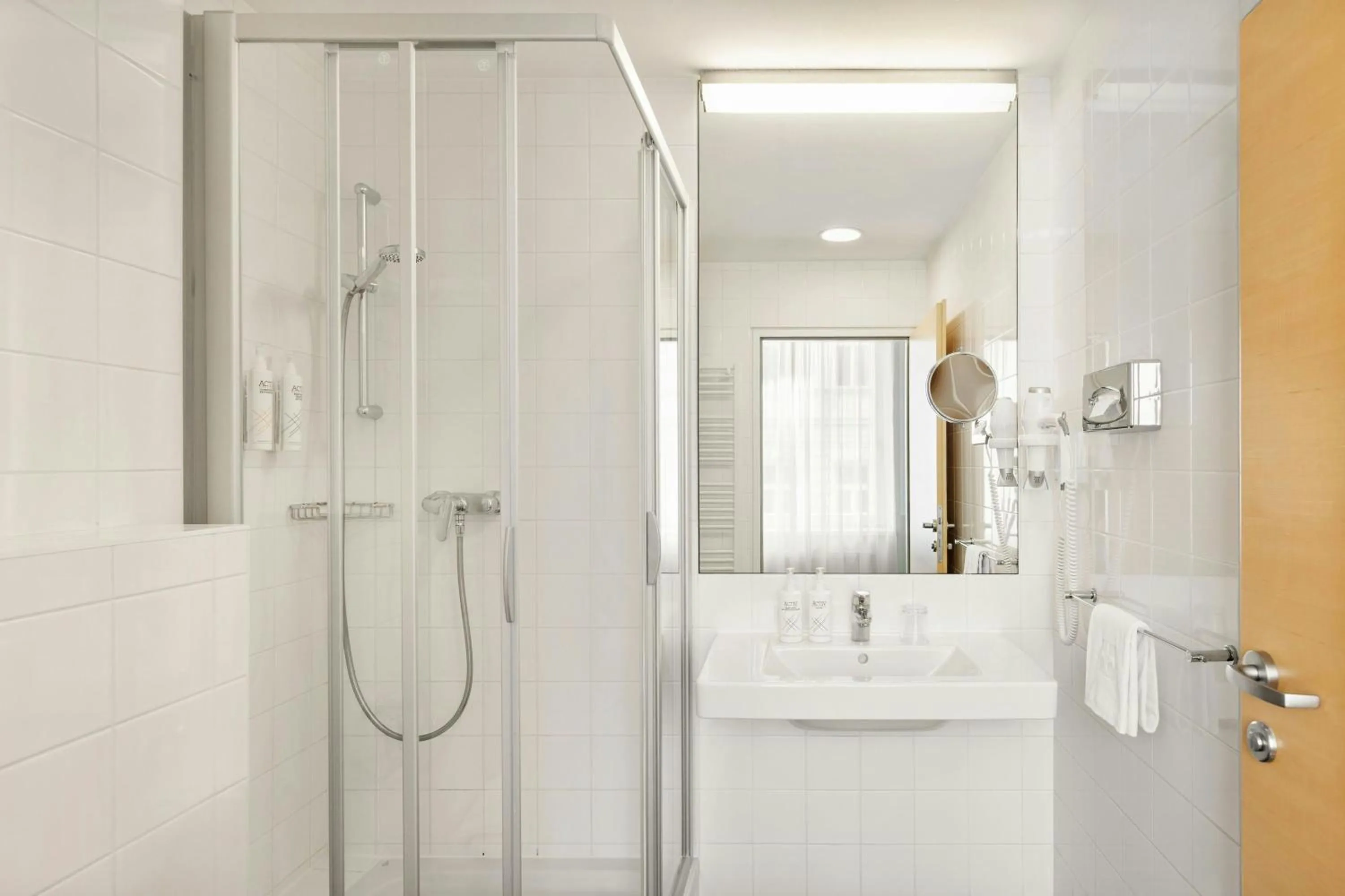 Bathroom in Four Points Flex by Sheraton Vienna Hauptbahnhof