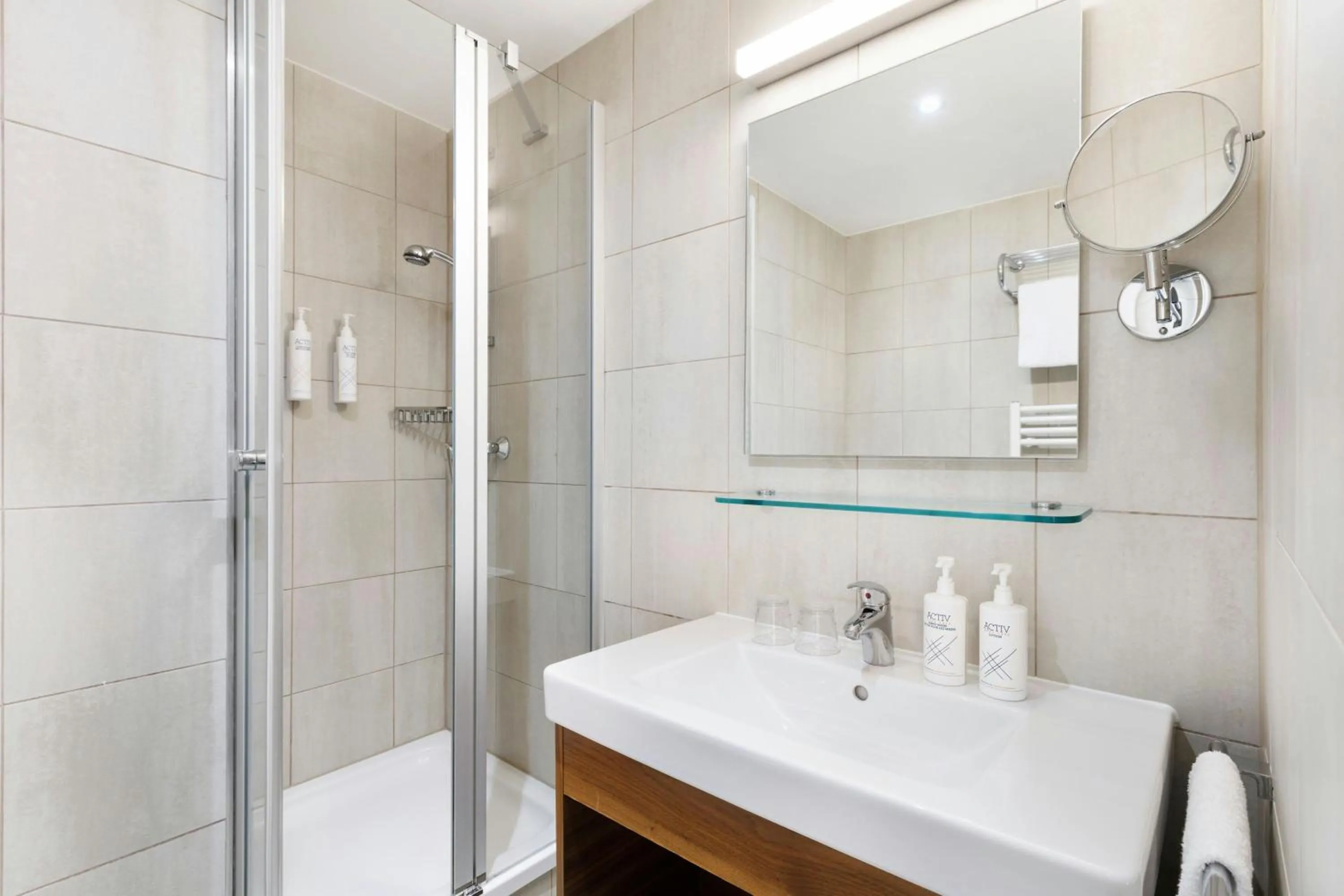 Photo of the whole room in Four Points Flex by Sheraton Vienna Mariahilf