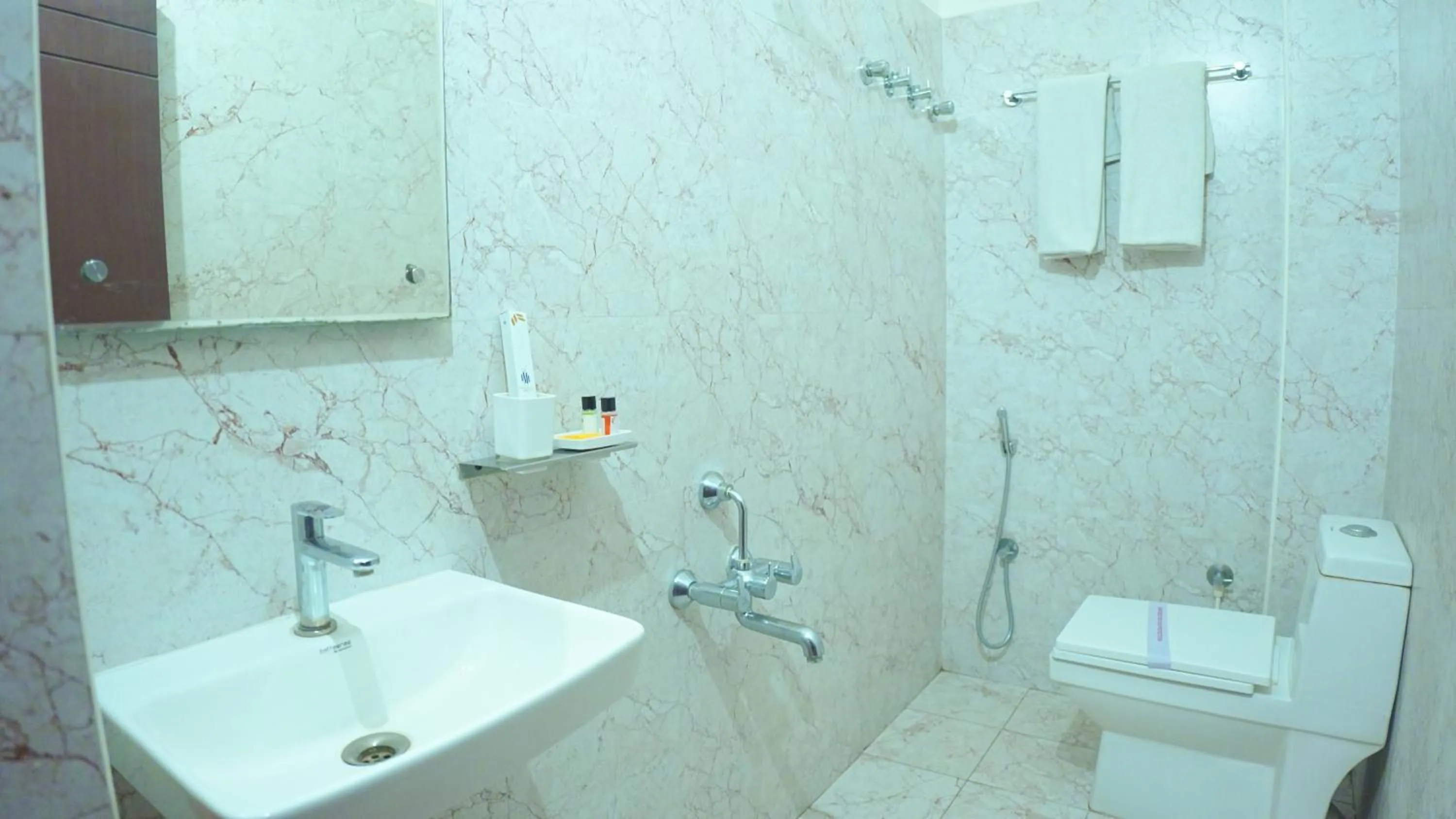 Bathroom in Hotel Mountview Comforts