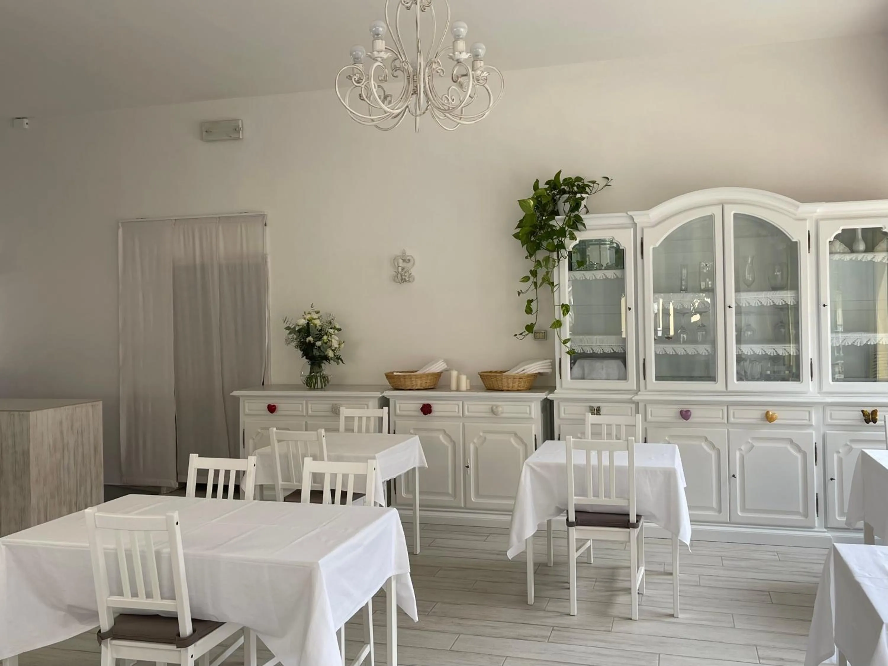 Restaurant/places to eat in Garnì Stella Marina