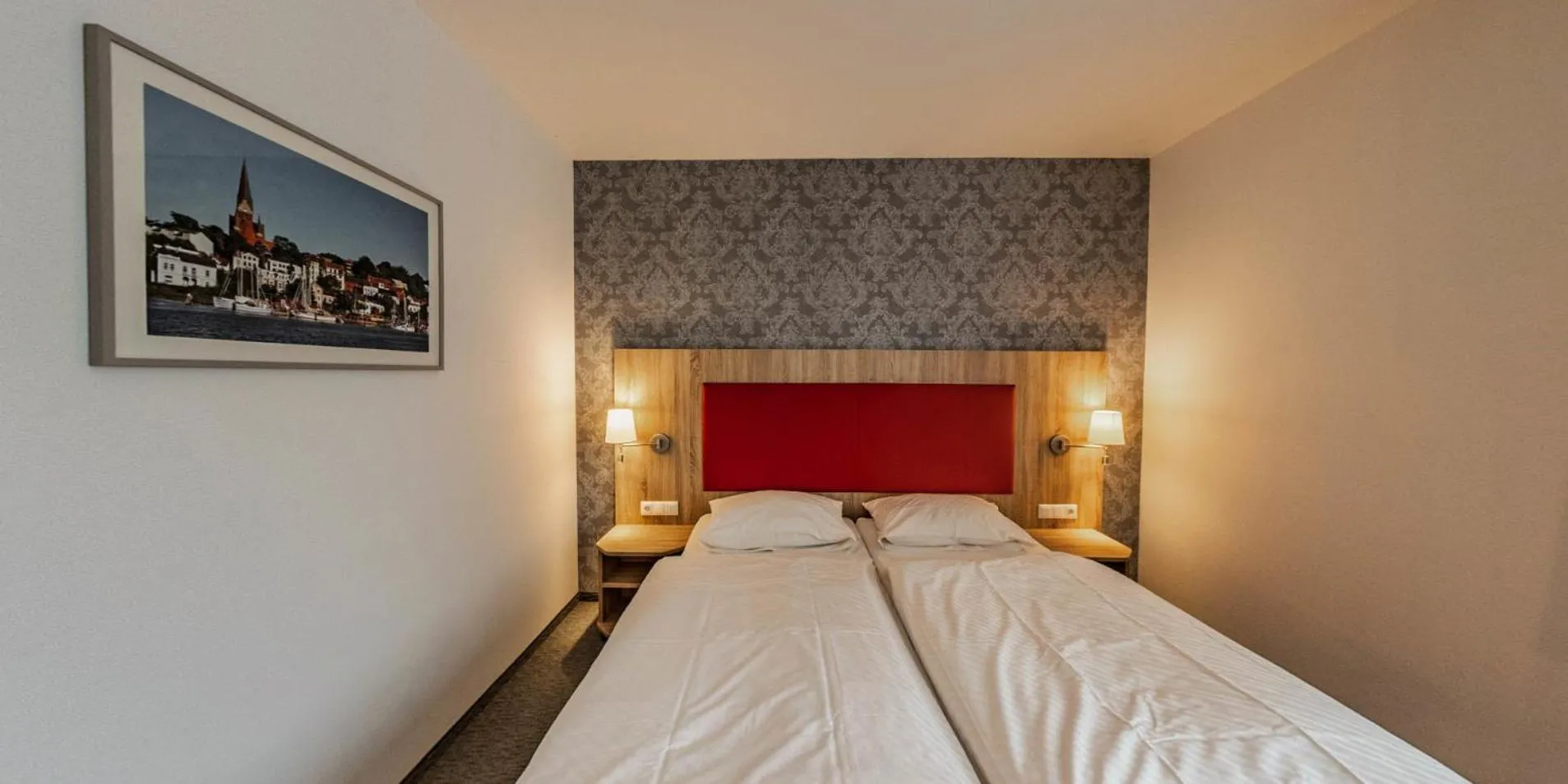 Photo of the whole room, Bed in Hotel "Im Winkel"