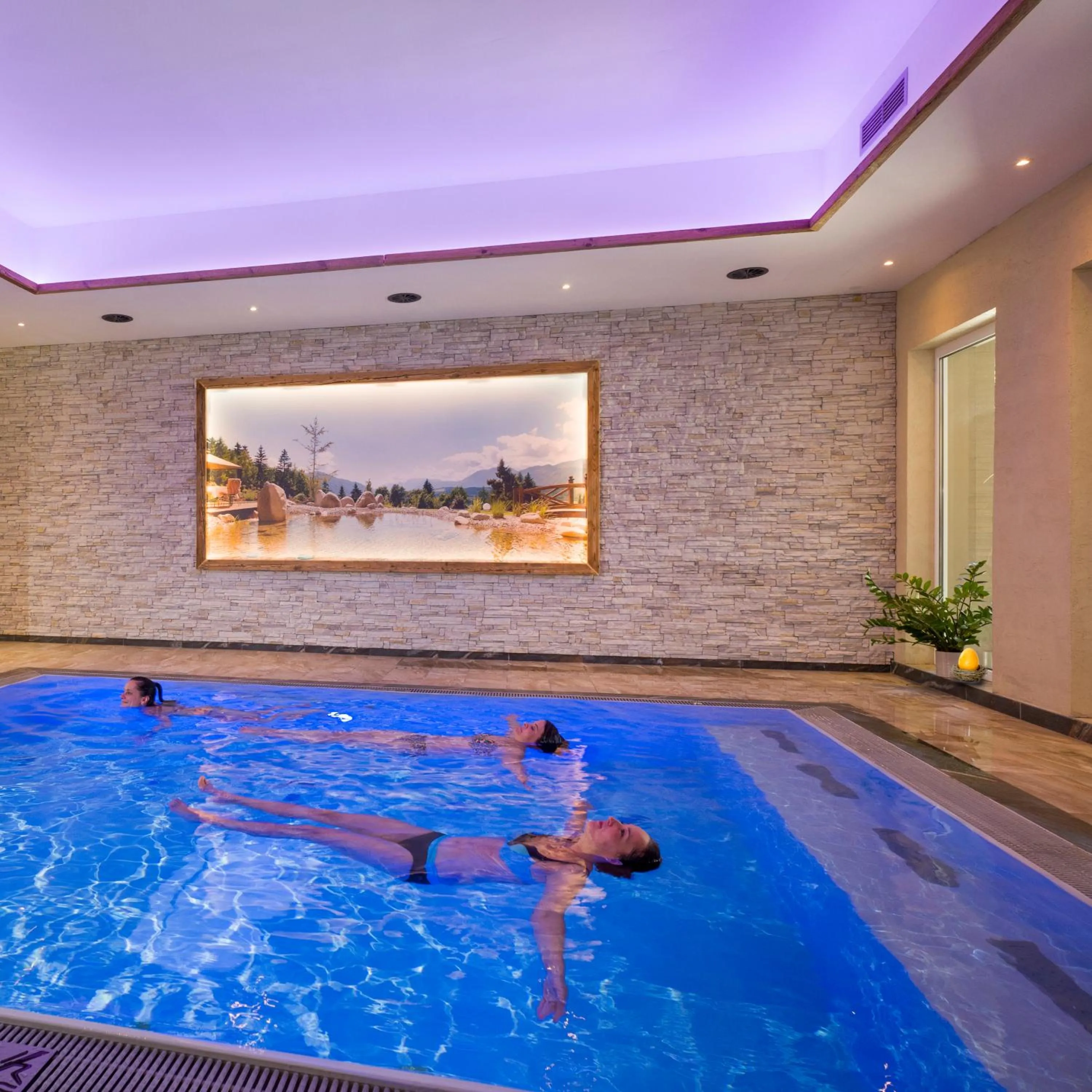 Swimming pool in Hotel Panorama Royal