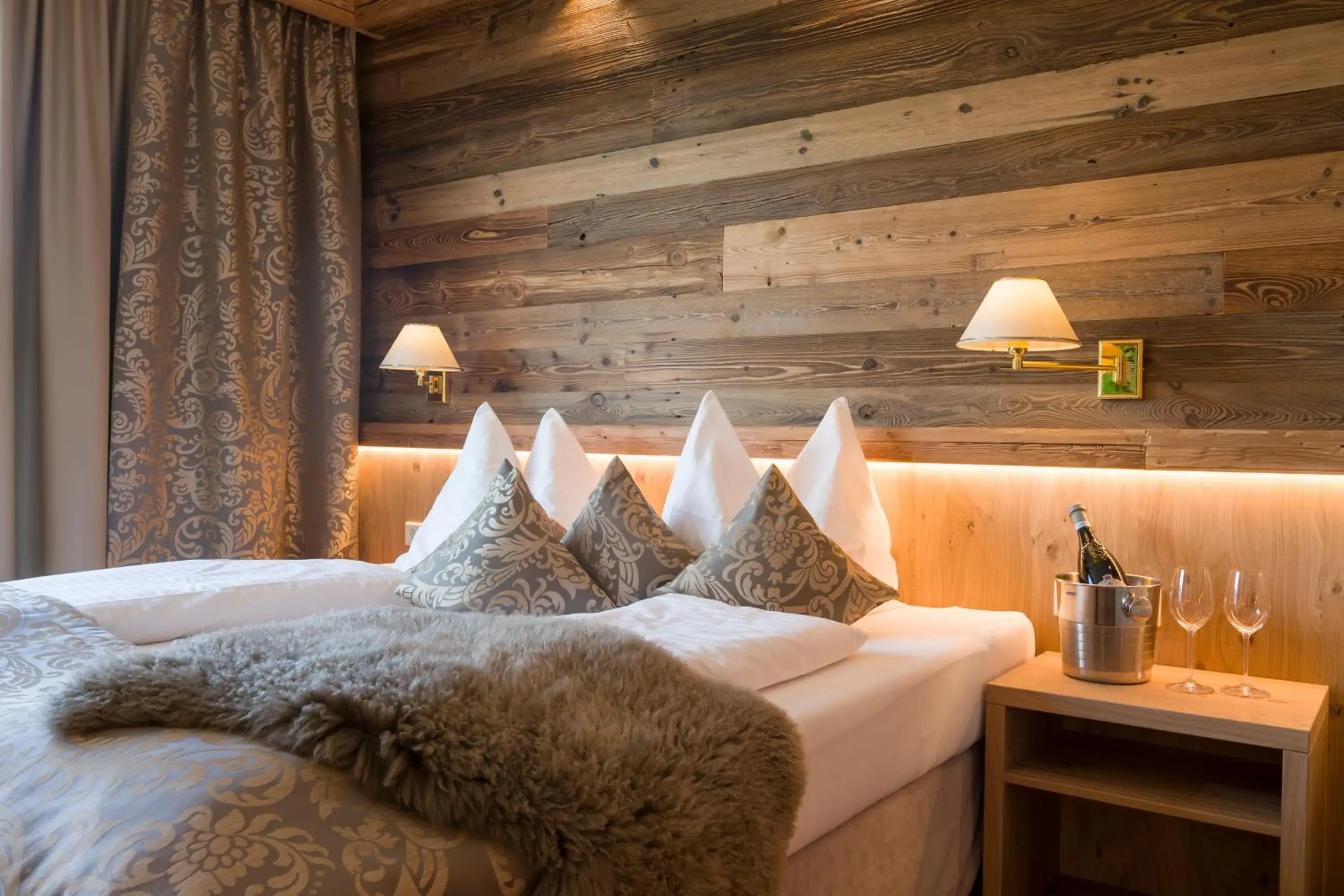 Comfort Double Room with Mountain View - single occupancy in Hotel Panorama Royal Comfort Double Room with Mountain View - single occupancy in Hotel Panorama Royal