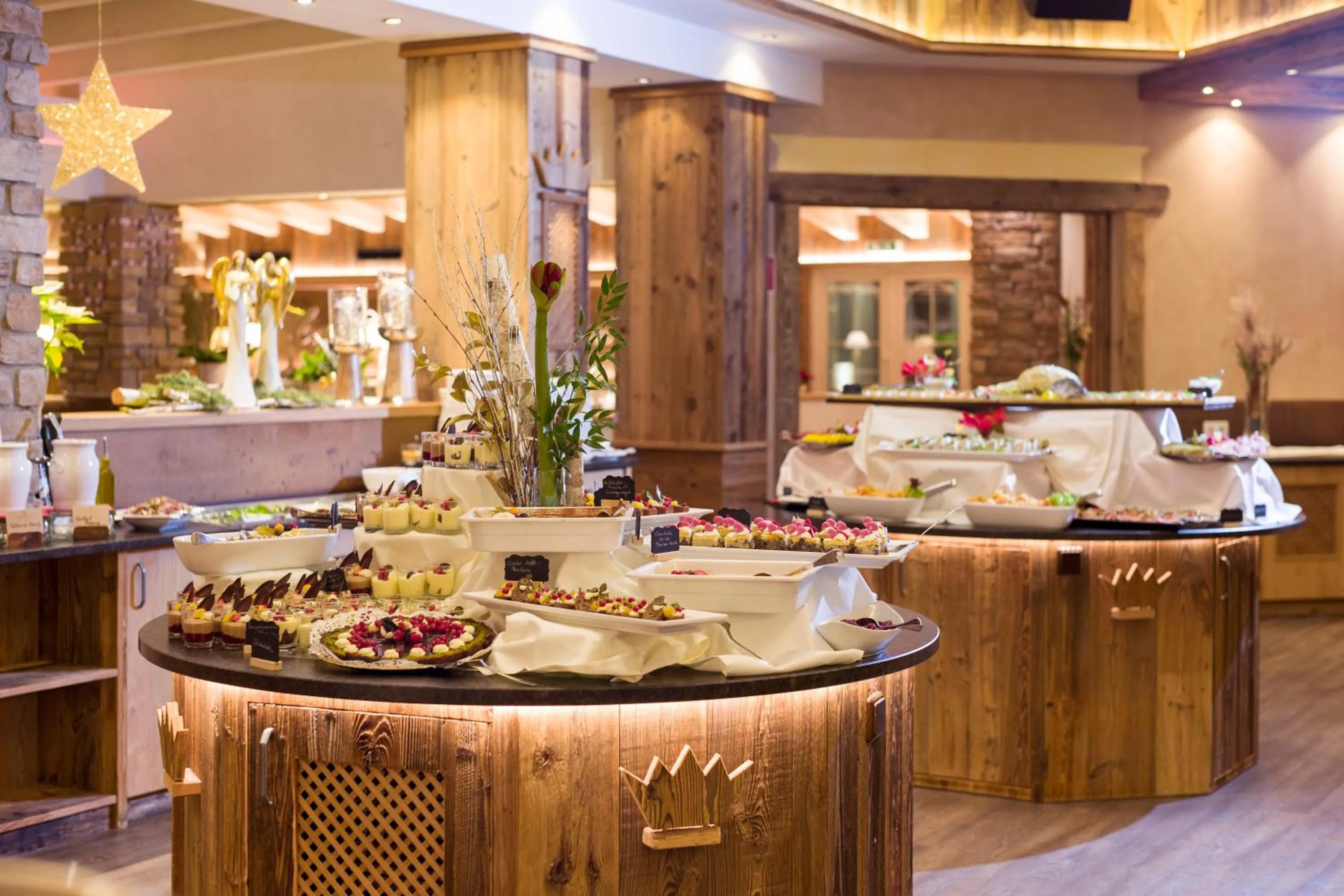 Restaurant/places to eat in Hotel Panorama Royal