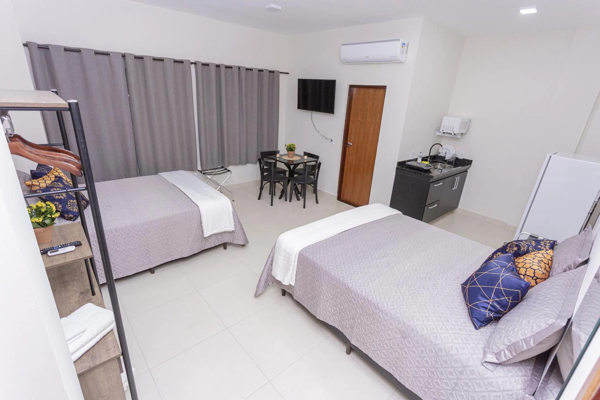 View (from property/room), Bed in Hotel Amsterdam Suítes