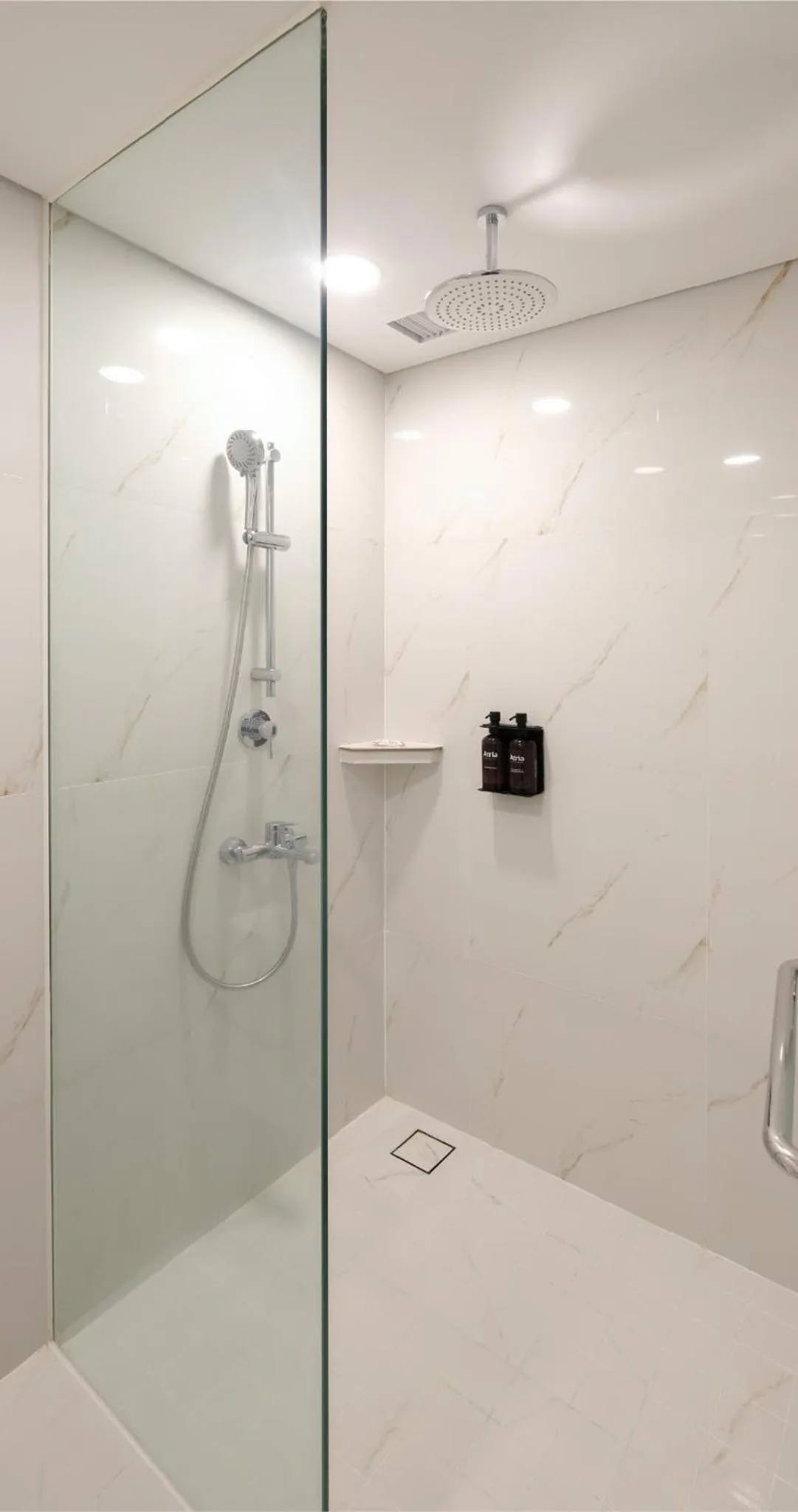 Shower in Atria Hotel Malang