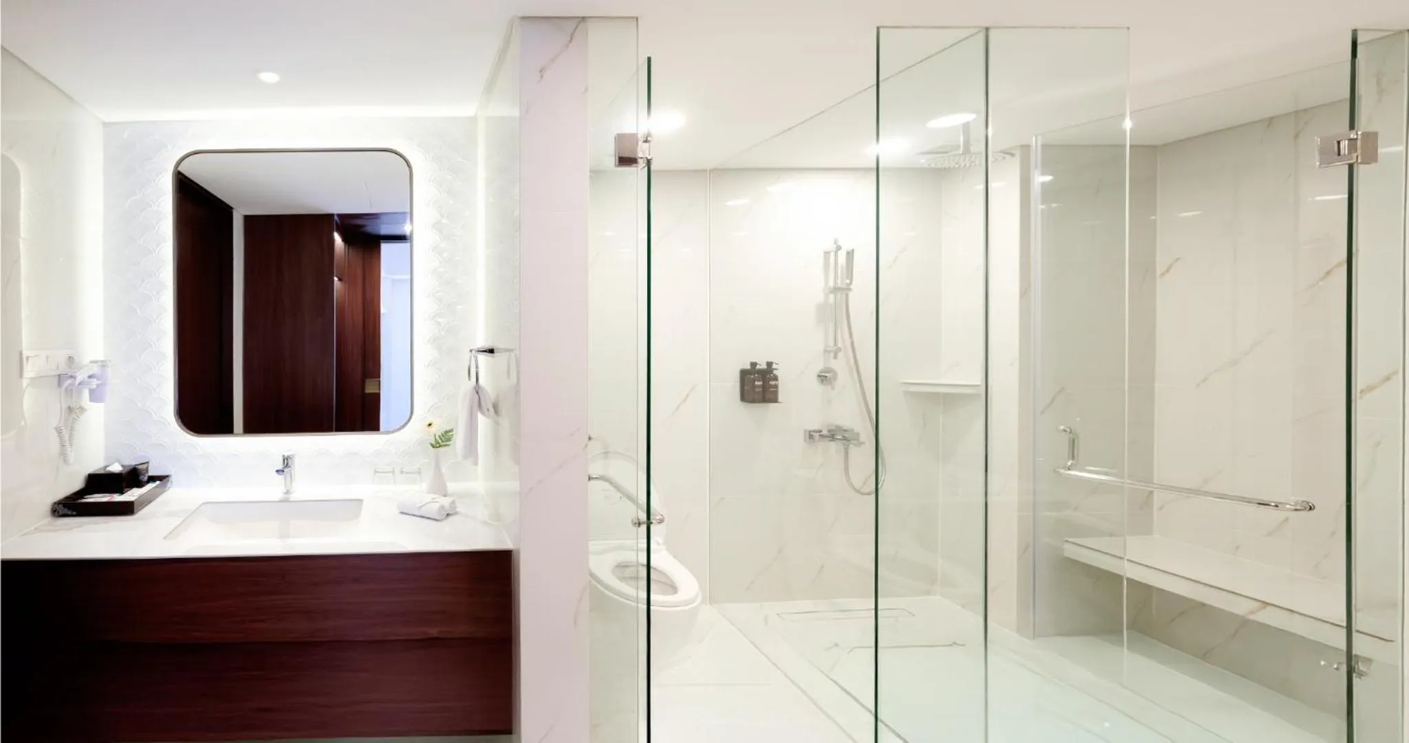 Shower in Atria Hotel Malang