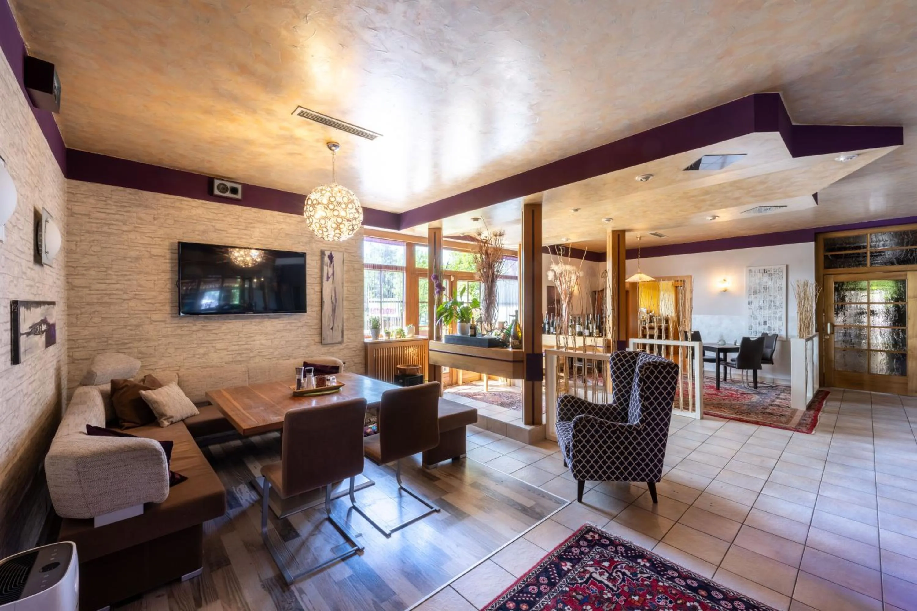 Dining area in Hotel Kärntnerhof Velden by S4Y