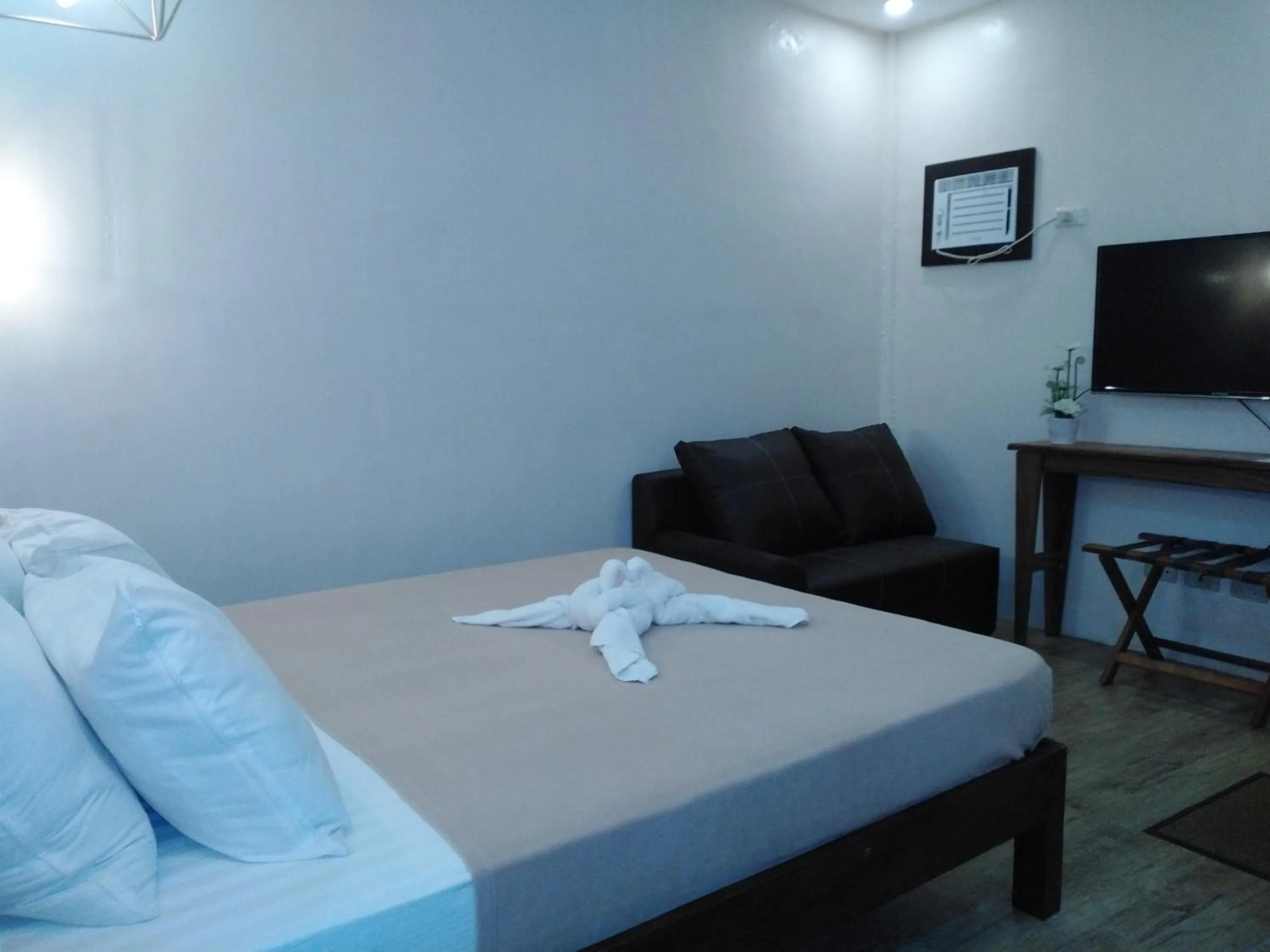 Bedroom, Bed in Thirdys Tourist Inn