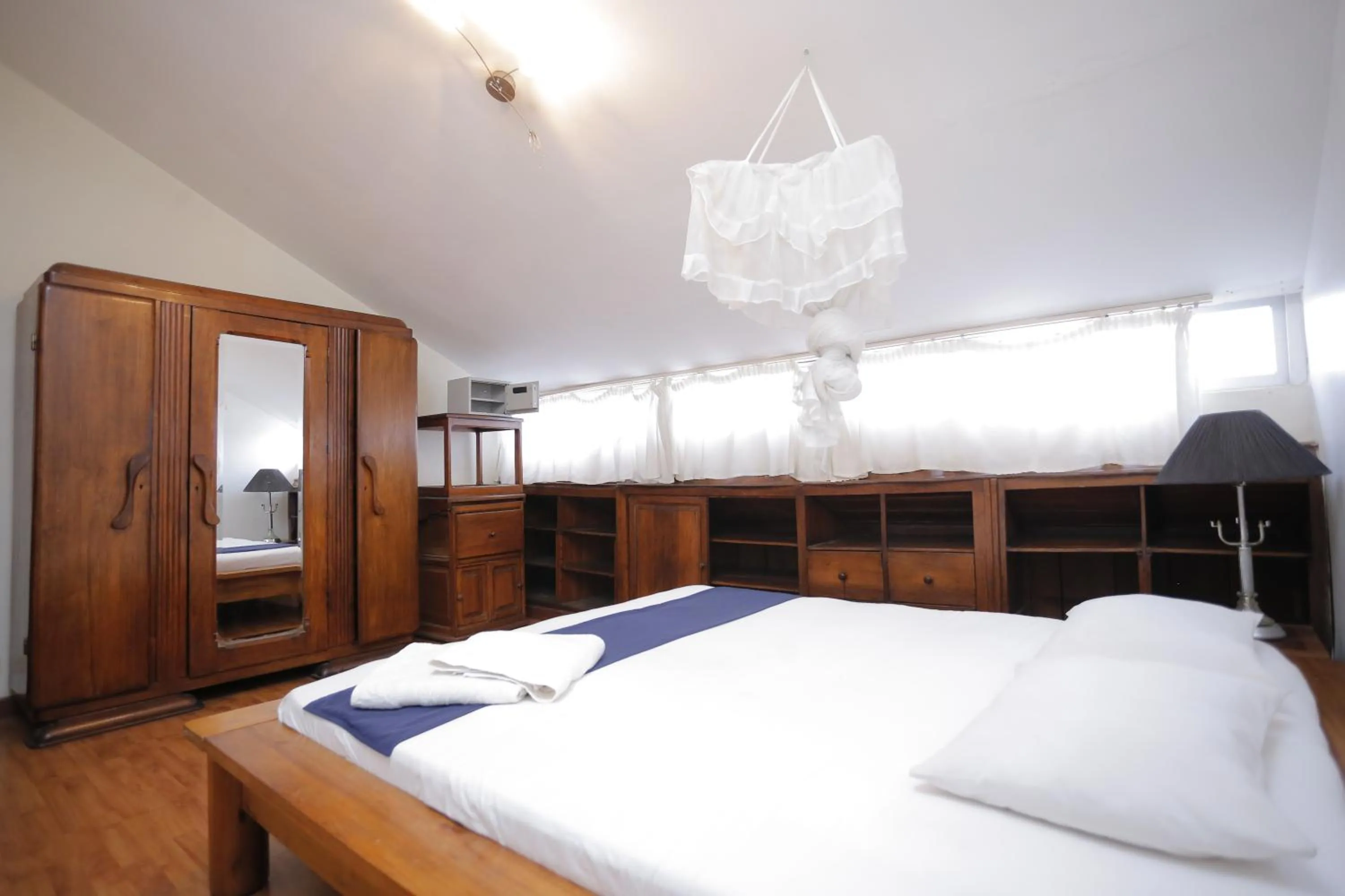 Bed in Hotel de L'Avenue - Tana City Centre