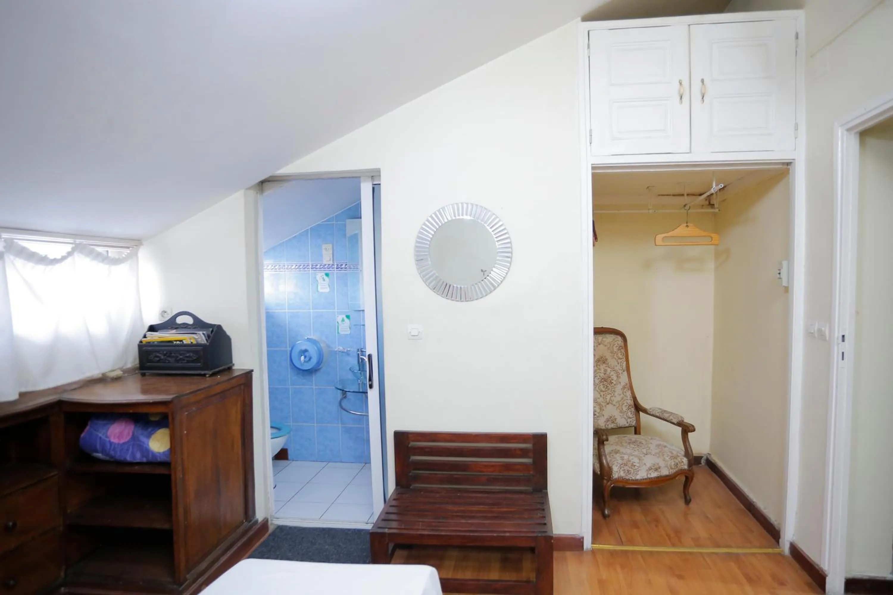 Bedroom in Hotel de L'Avenue - Tana City Centre