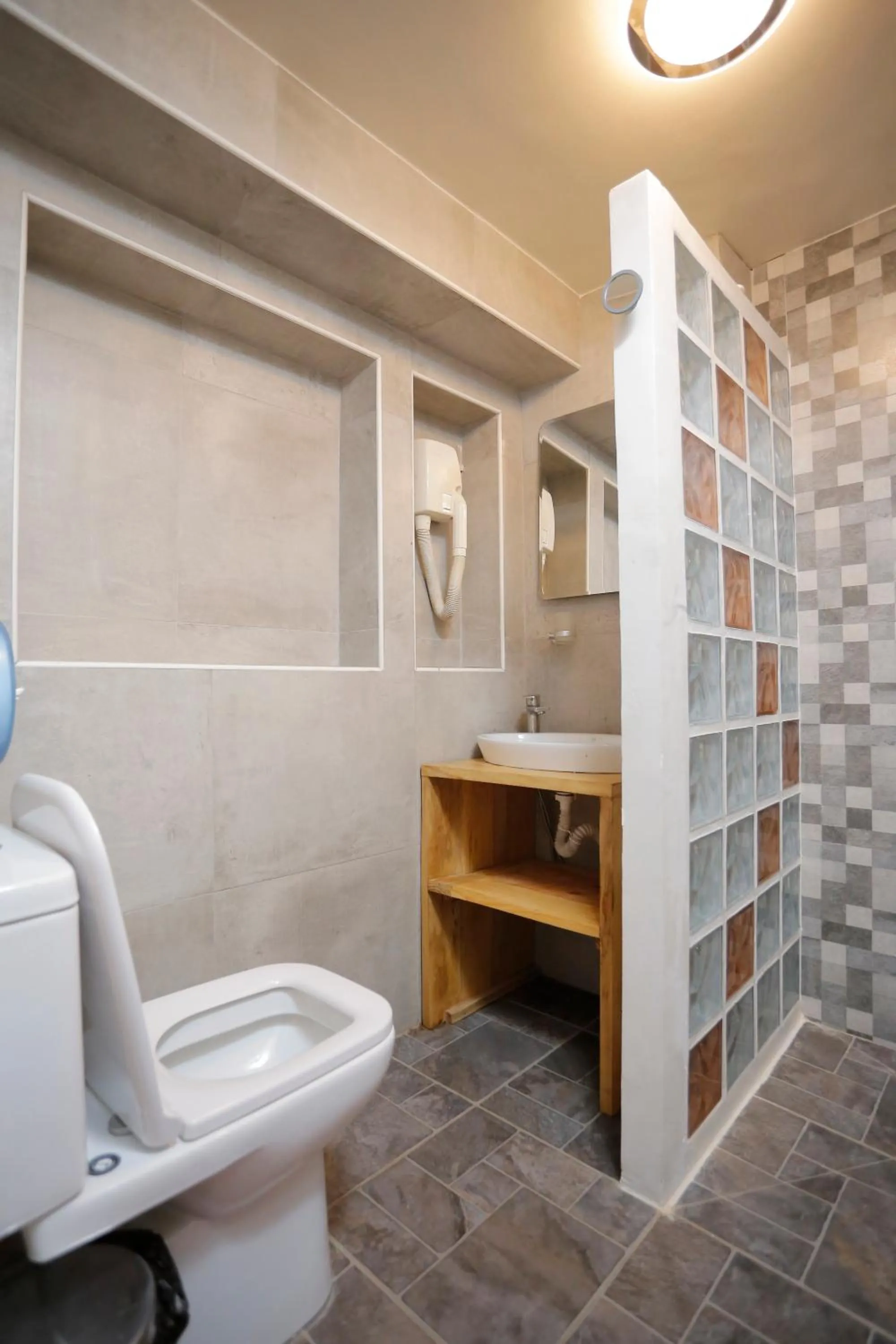 Bathroom in Hotel de L'Avenue - Tana City Centre