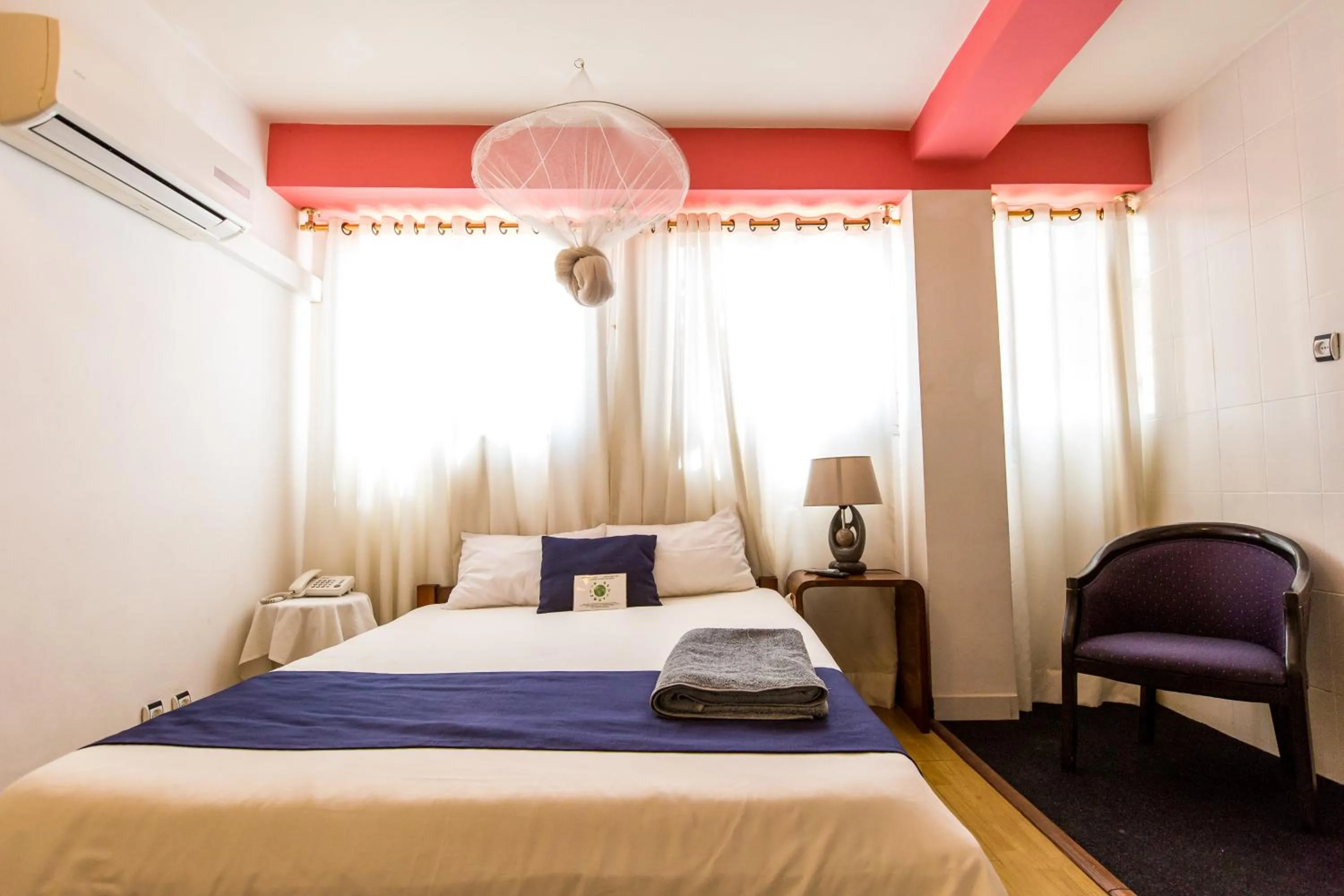 Bedroom, Bed in Hotel de L'Avenue - Tana City Centre