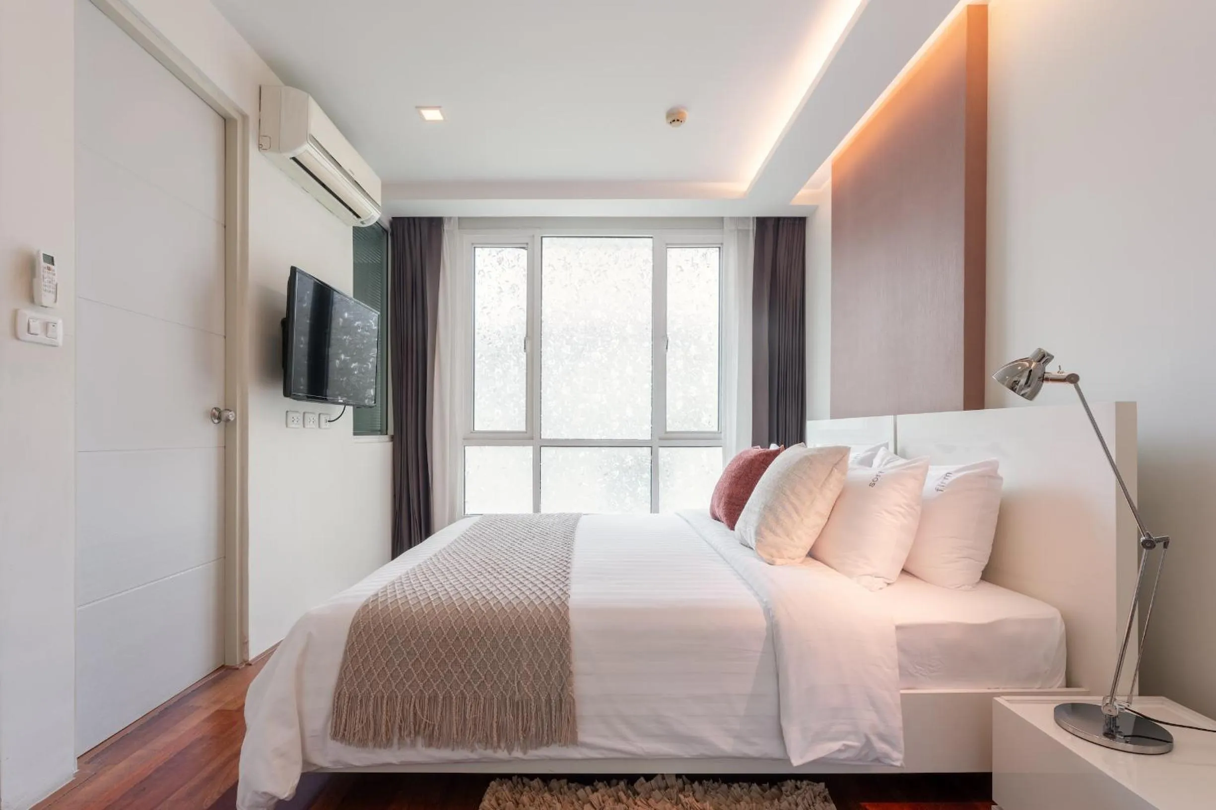 Bed in Beverly 33 by Aspira