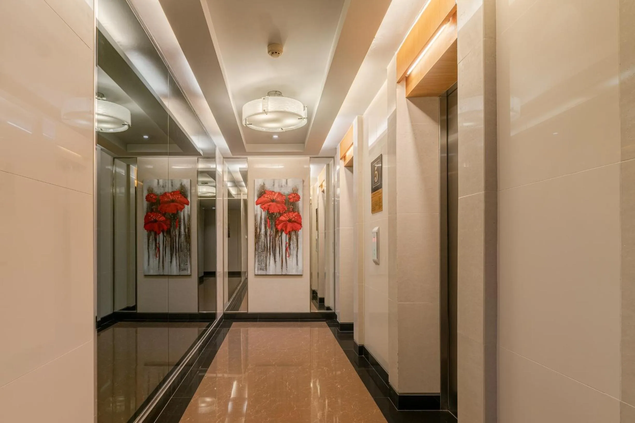 Beverly 33 by Aspira