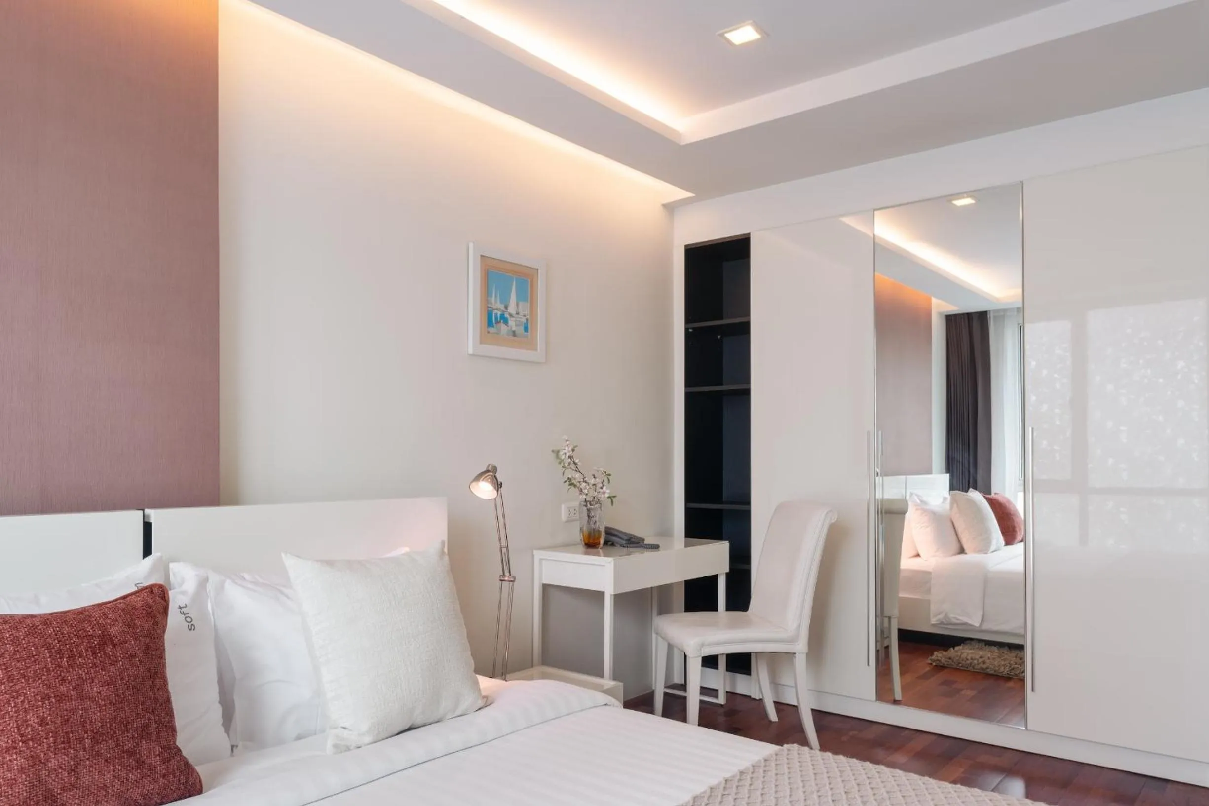 Bed in Beverly 33 by Aspira