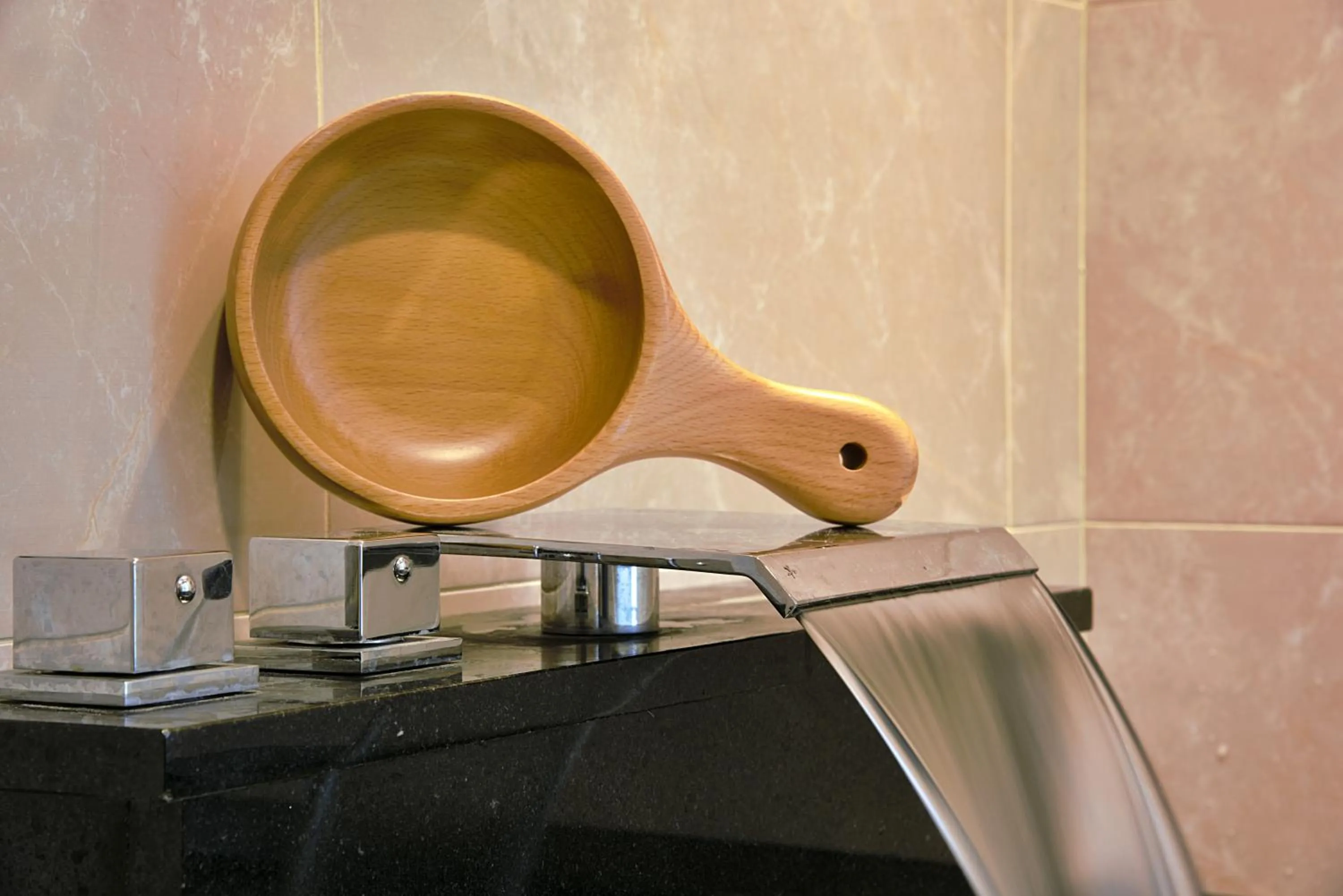 Muen Yuan Dong Hot Spring Hotel