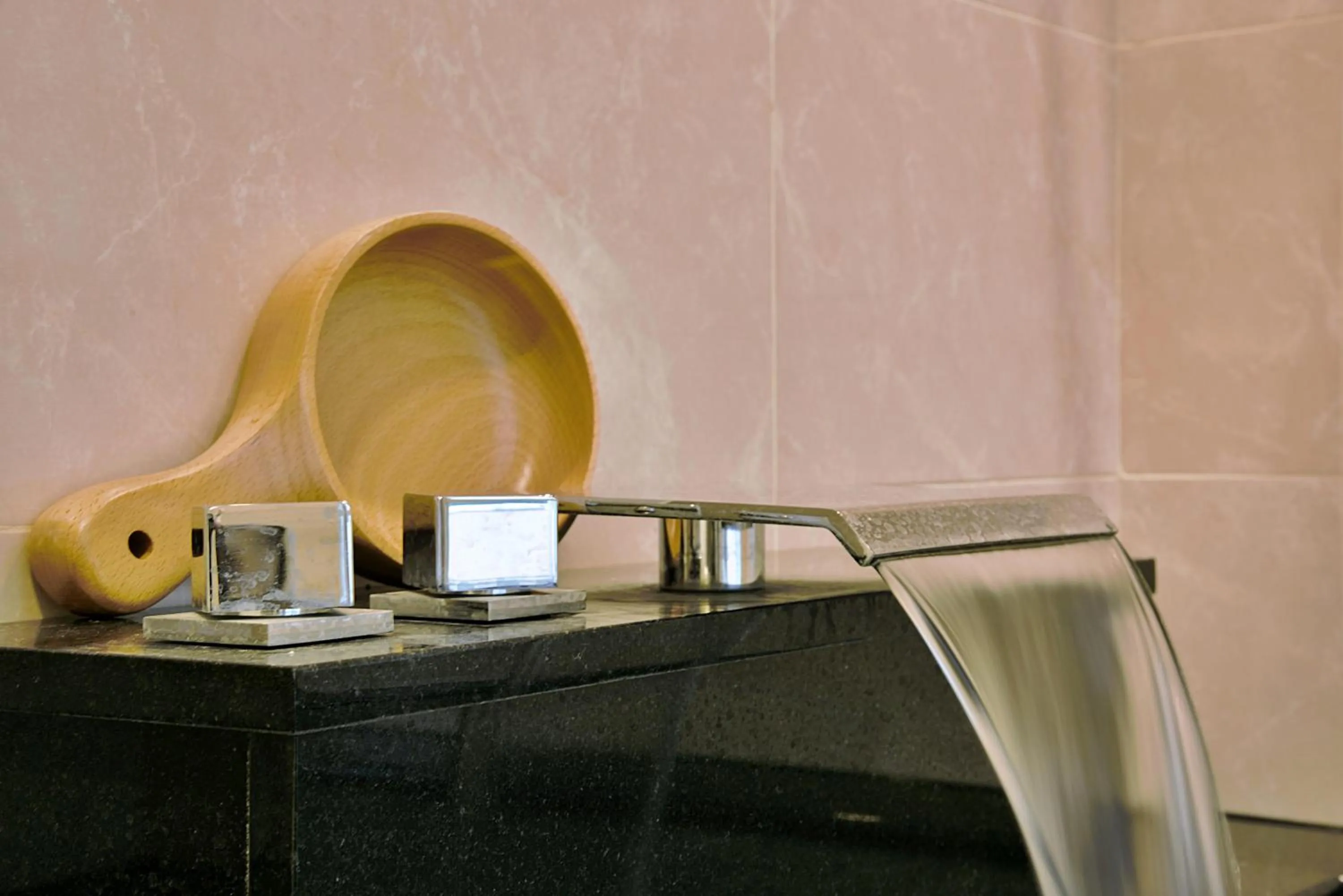 Muen Yuan Dong Hot Spring Hotel