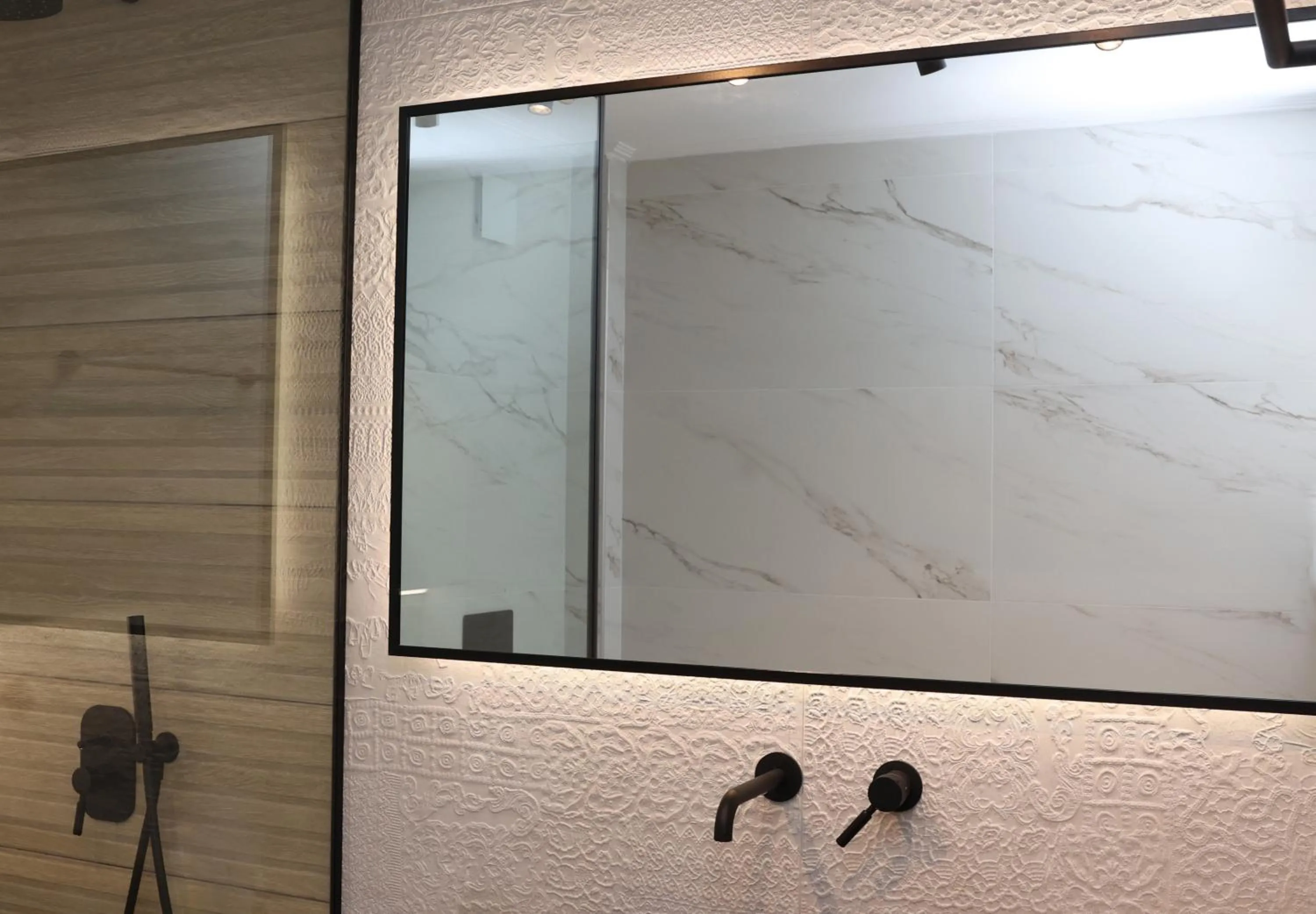 Bathroom in Paris-Irini Studios And Apartments