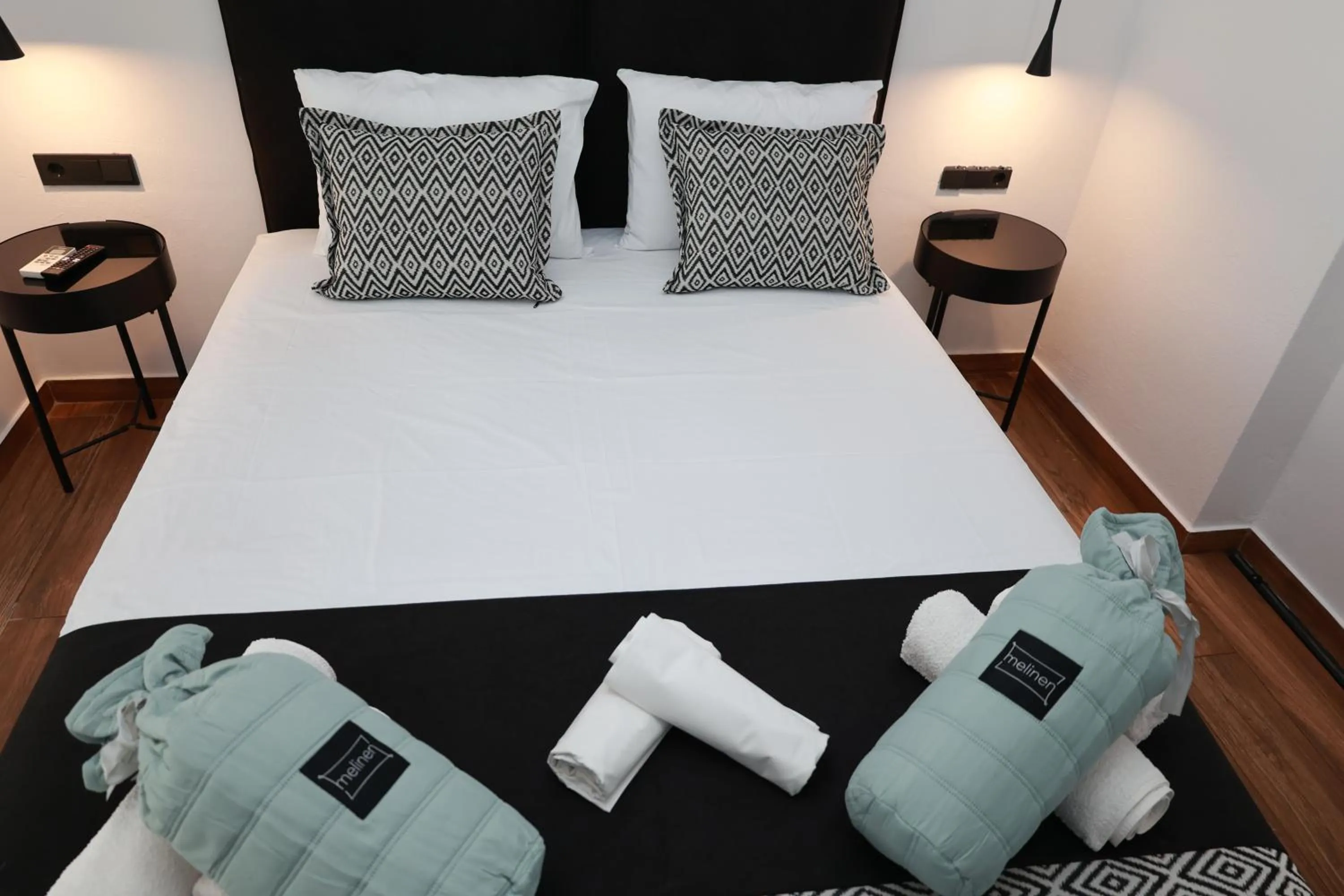 Bed in Paris-Irini Studios And Apartments