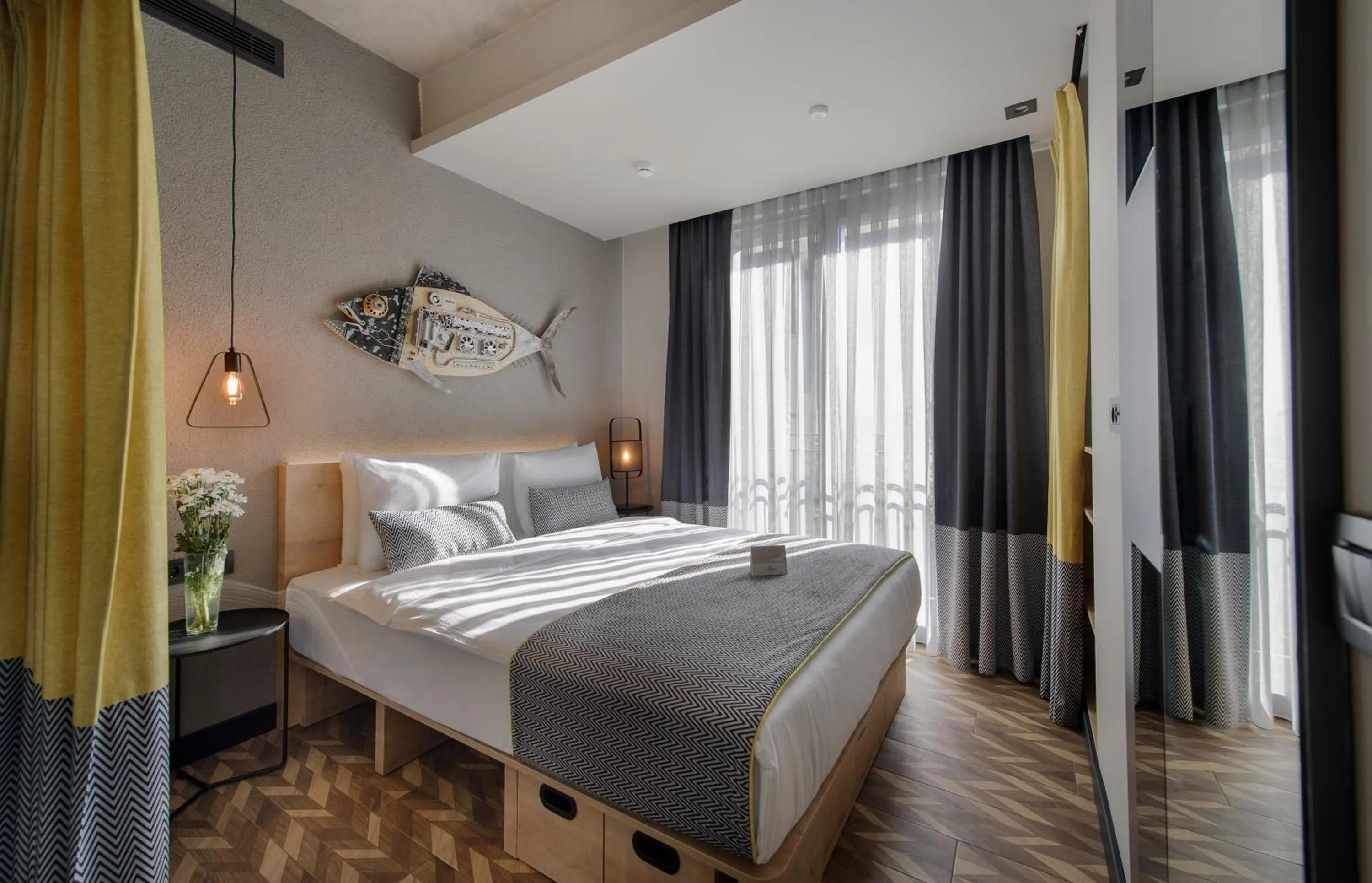 Bedroom, Bed in Trend Suites CYCLE