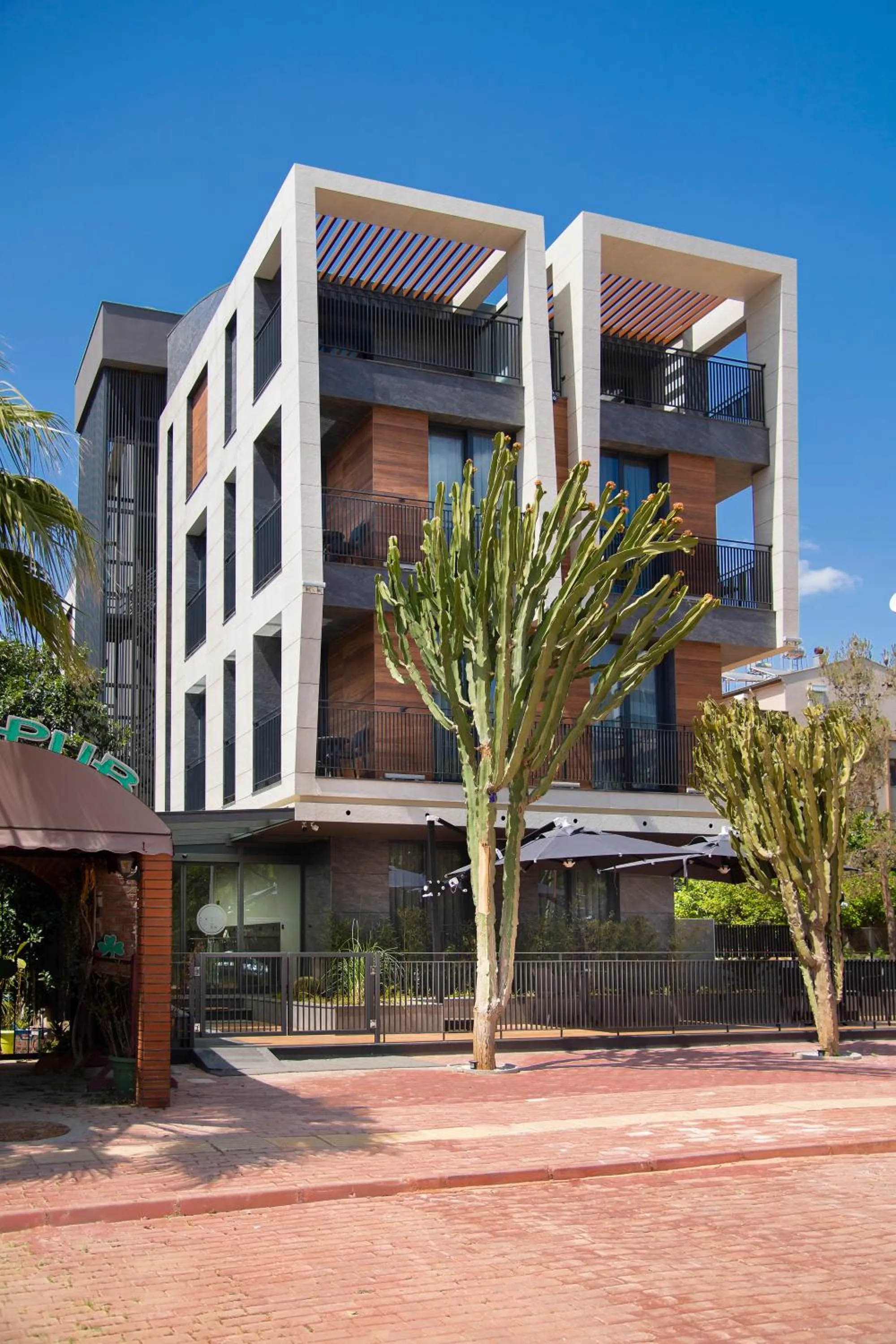 Property building in Trend Suites CYCLE