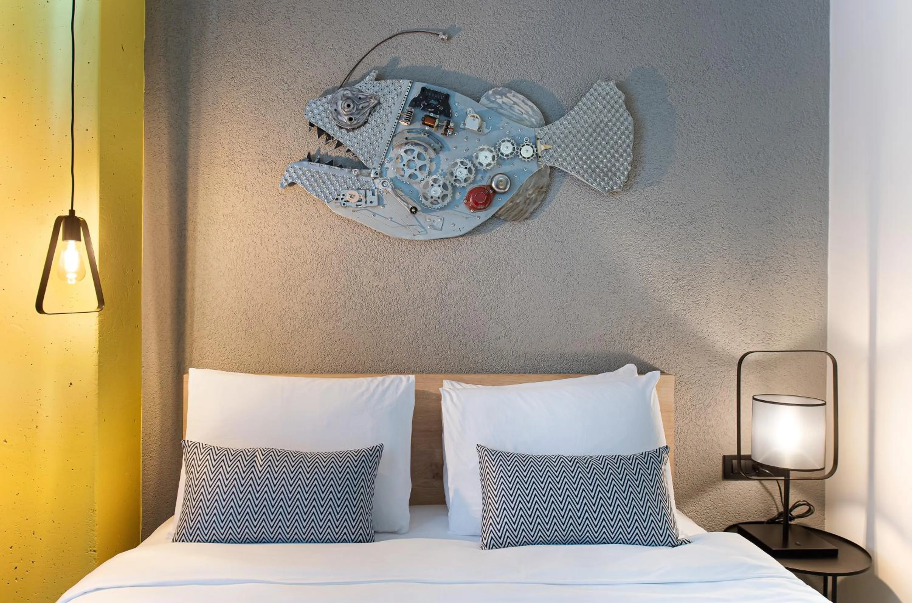 Bedroom, Bed in Trend Suites CYCLE