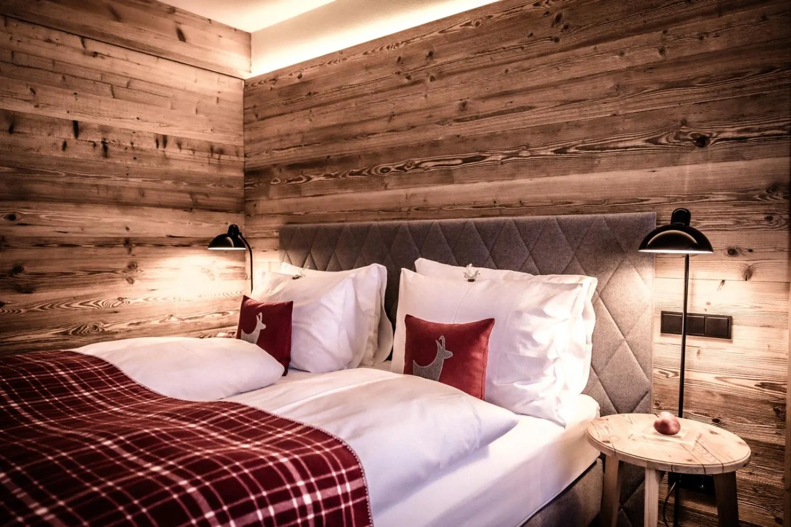 Bedroom, Bed in Kitzhof Mountain Design Resort, 4 Sterne Superior