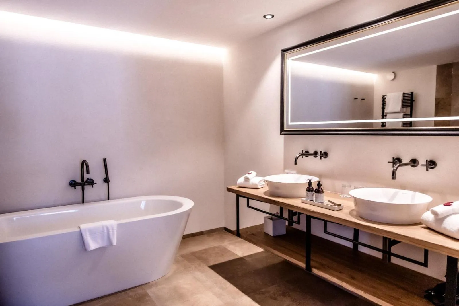 Bathroom in Kitzhof Mountain Design Resort, 4 Sterne Superior