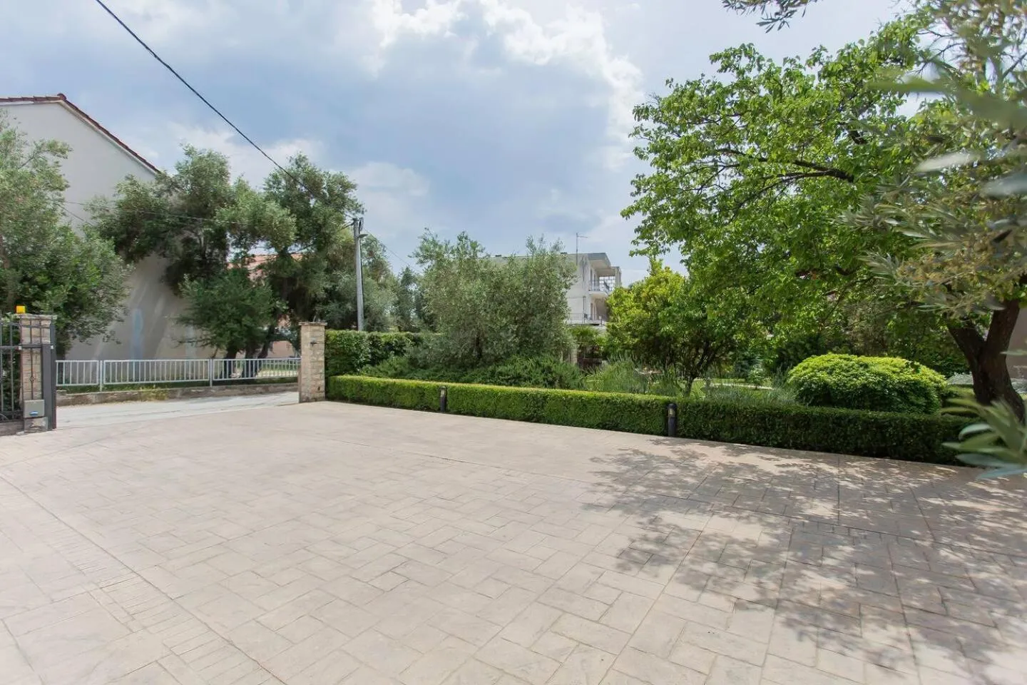 Property building in Villa Barbara
