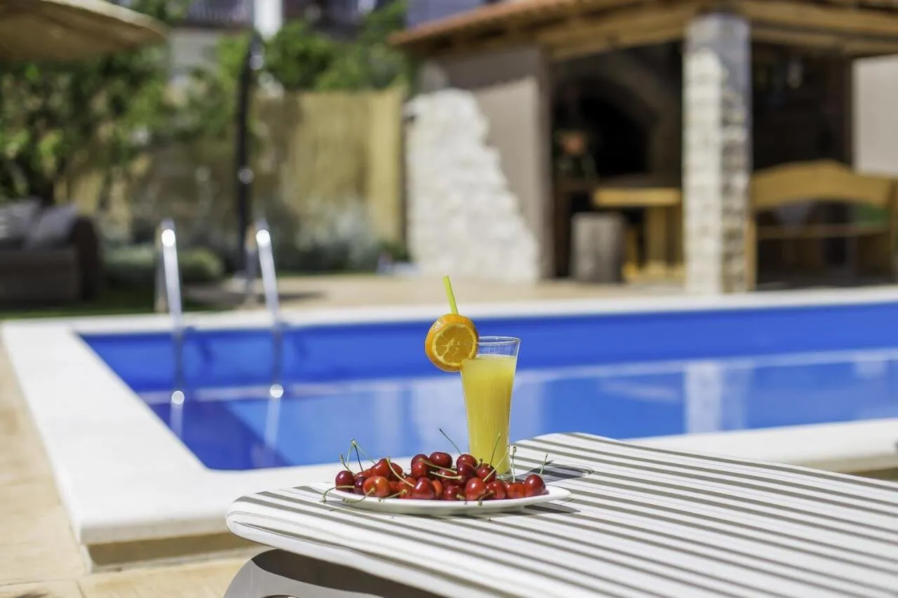 Food and drinks in Villa Barbara