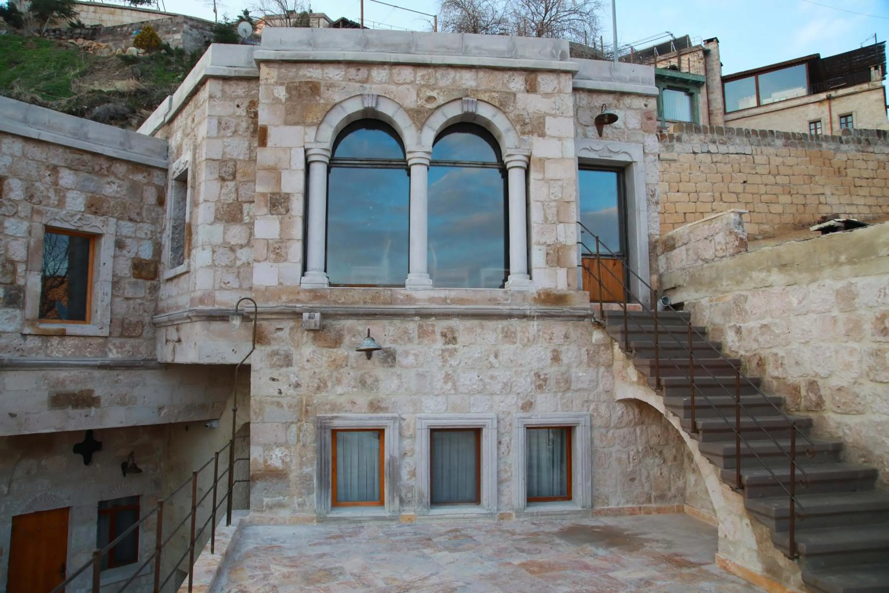 Facade/entrance in Sarnich Cave Suites
