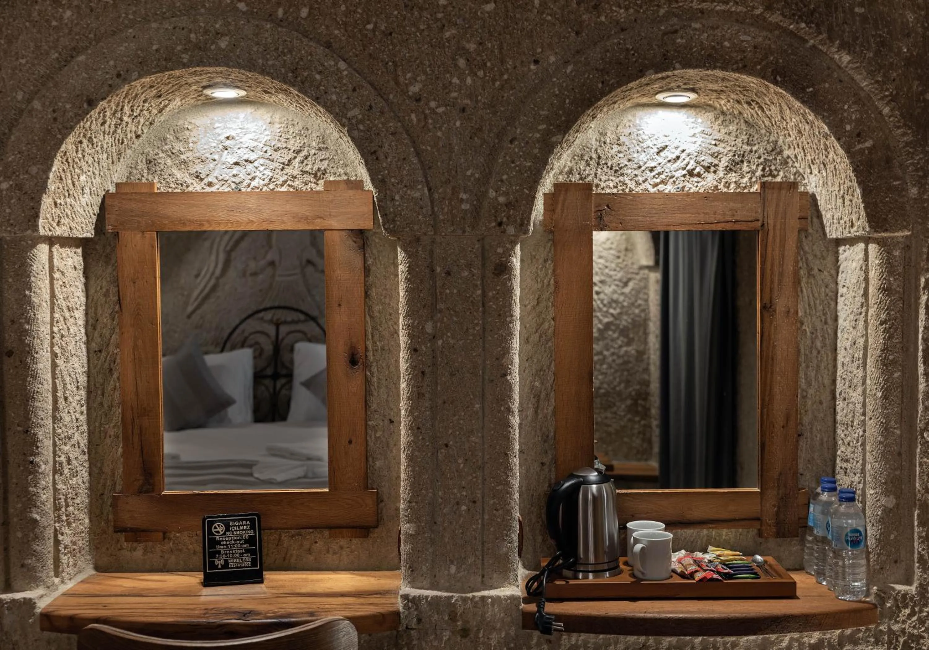 Coffee/tea facilities in Sarnich Cave Suites