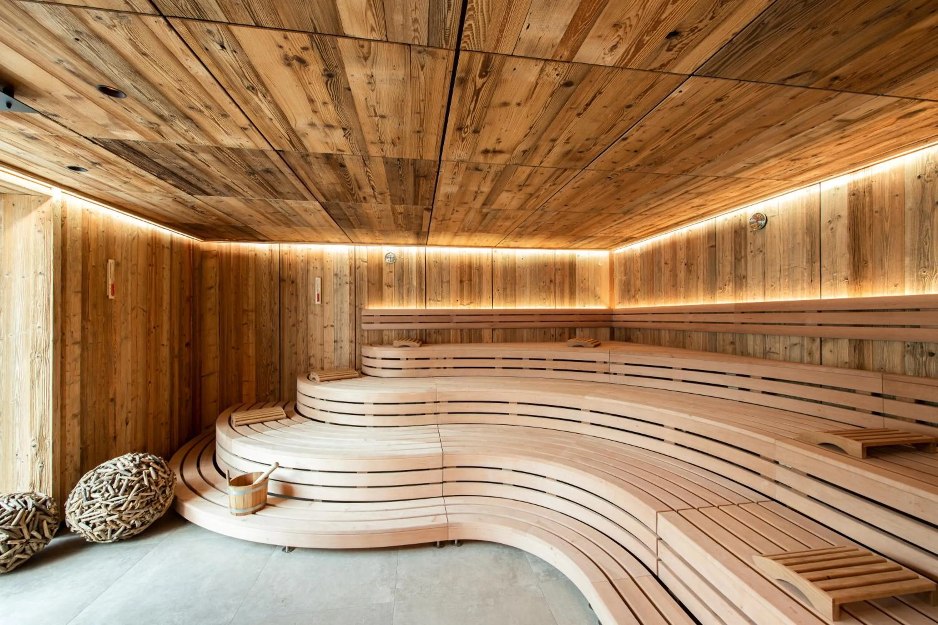 Swimming pool in das Alois 4 Sterne Superior