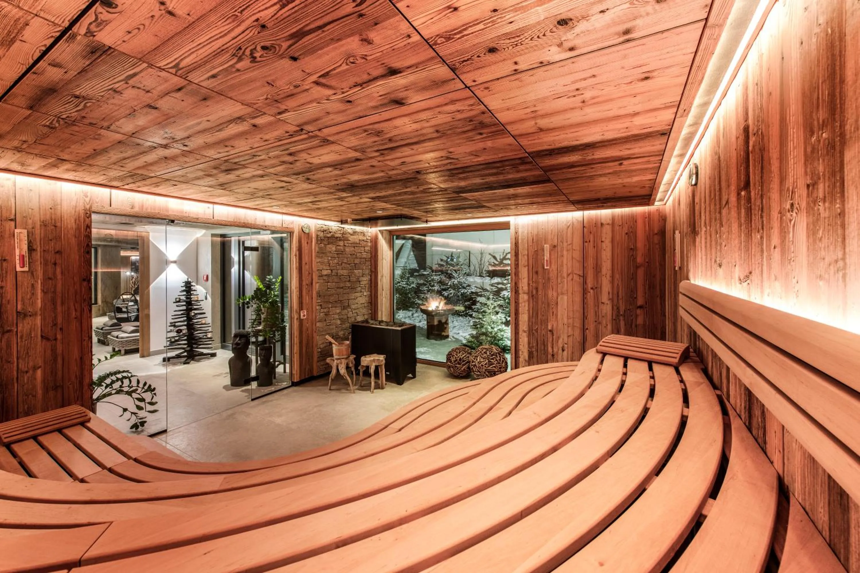 Swimming pool in das Alois 4 Sterne Superior