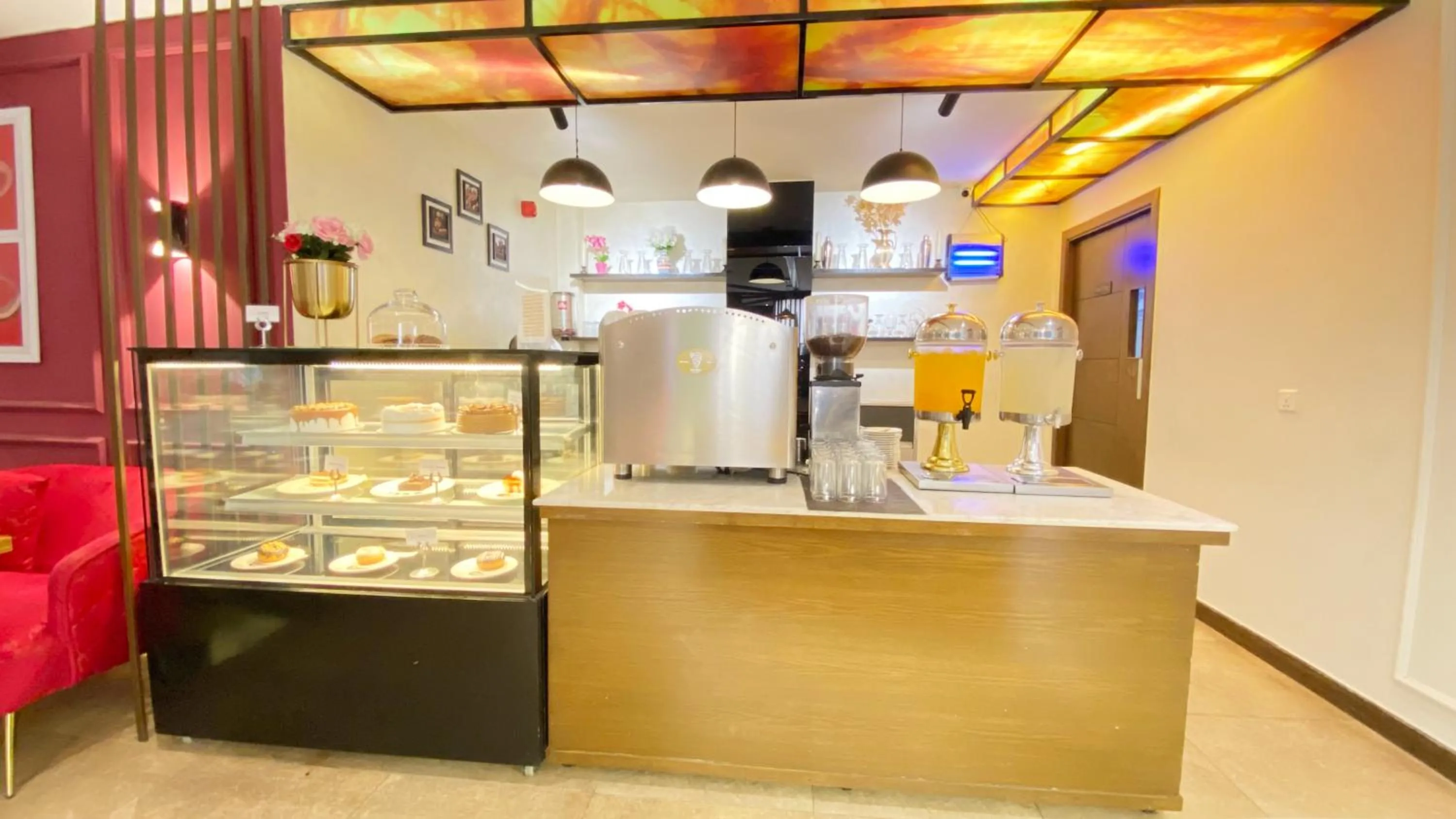 Coffee/tea facilities in Best Western Plus Grand Multan