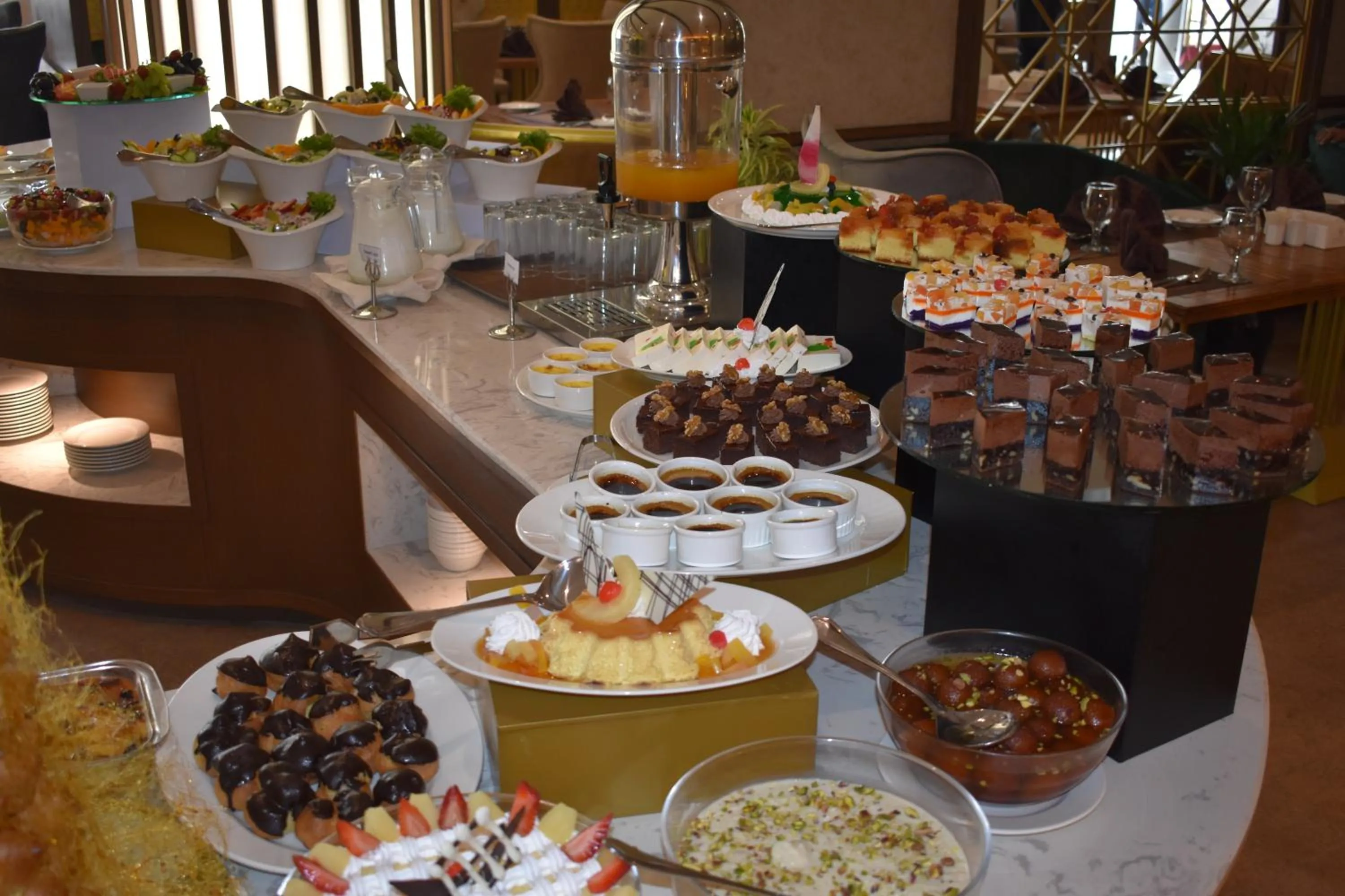 Restaurant/places to eat in Best Western Plus Grand Multan